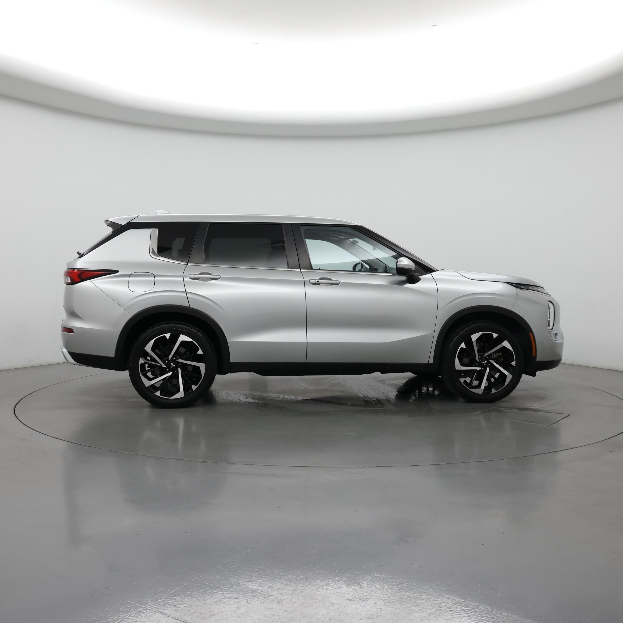 Thumbnail: 2022 Mitsubishi Outlander - 7