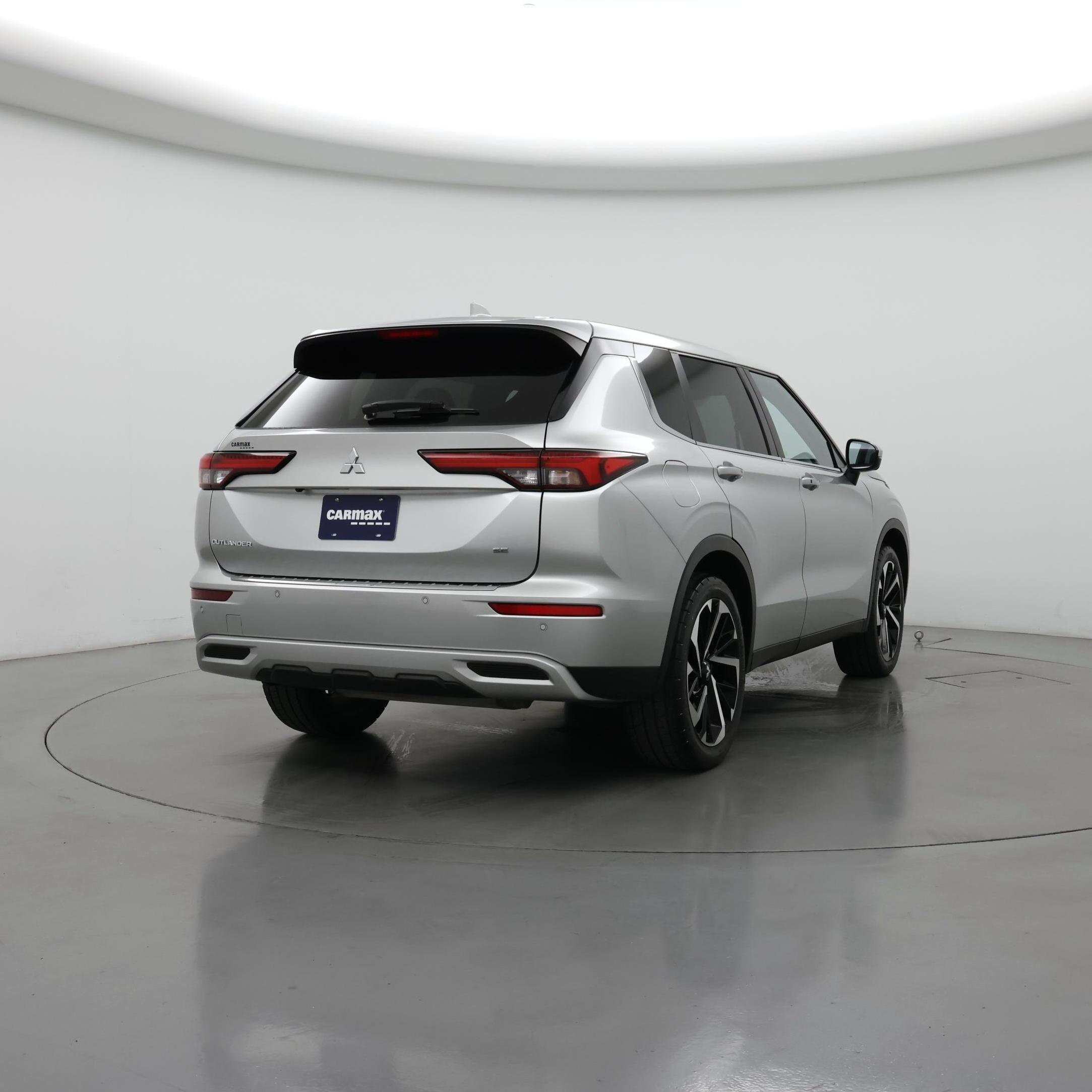Thumbnail: 2022 Mitsubishi Outlander - 8