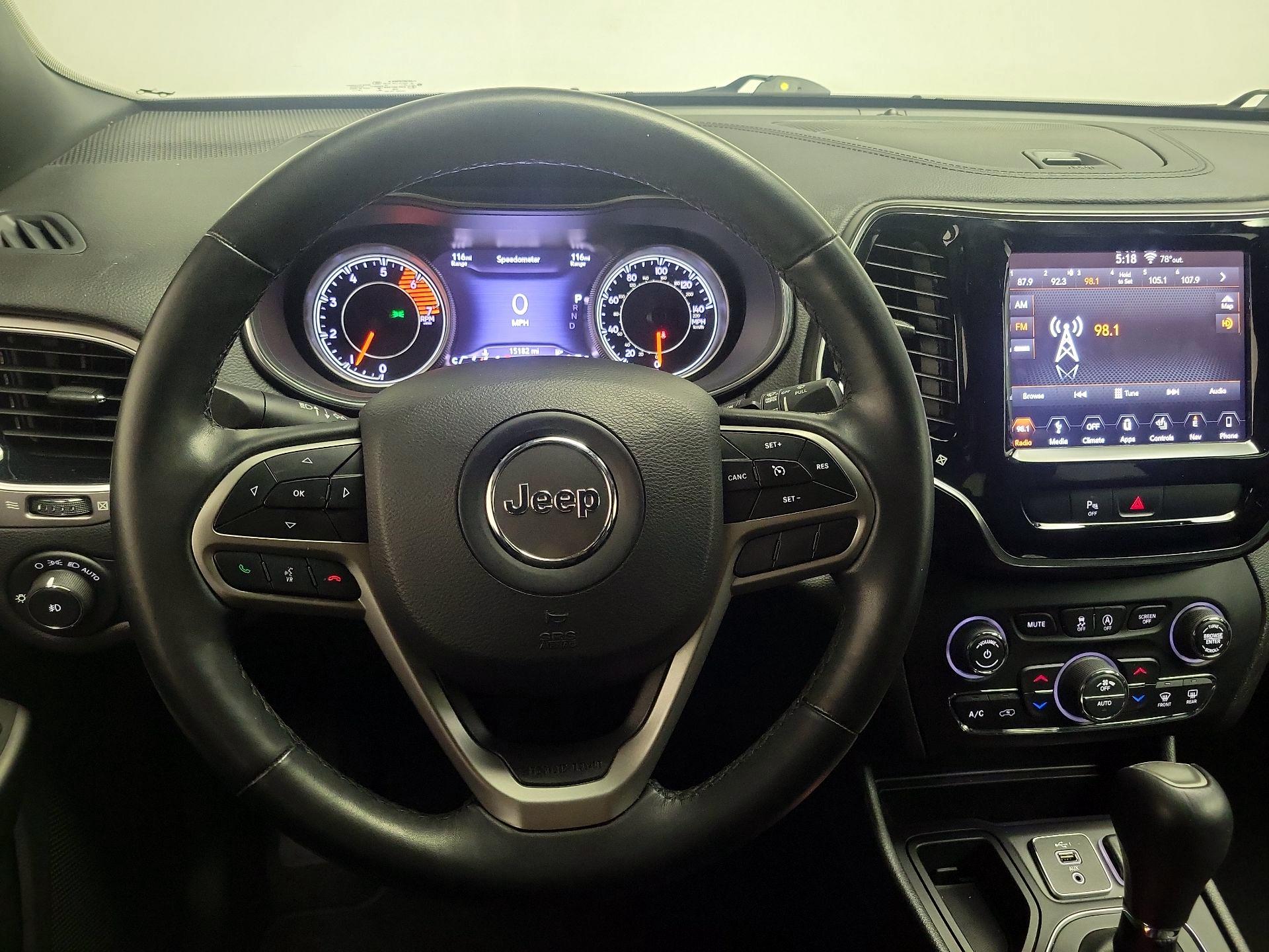 Thumbnail: 2019 Jeep Cherokee - 10