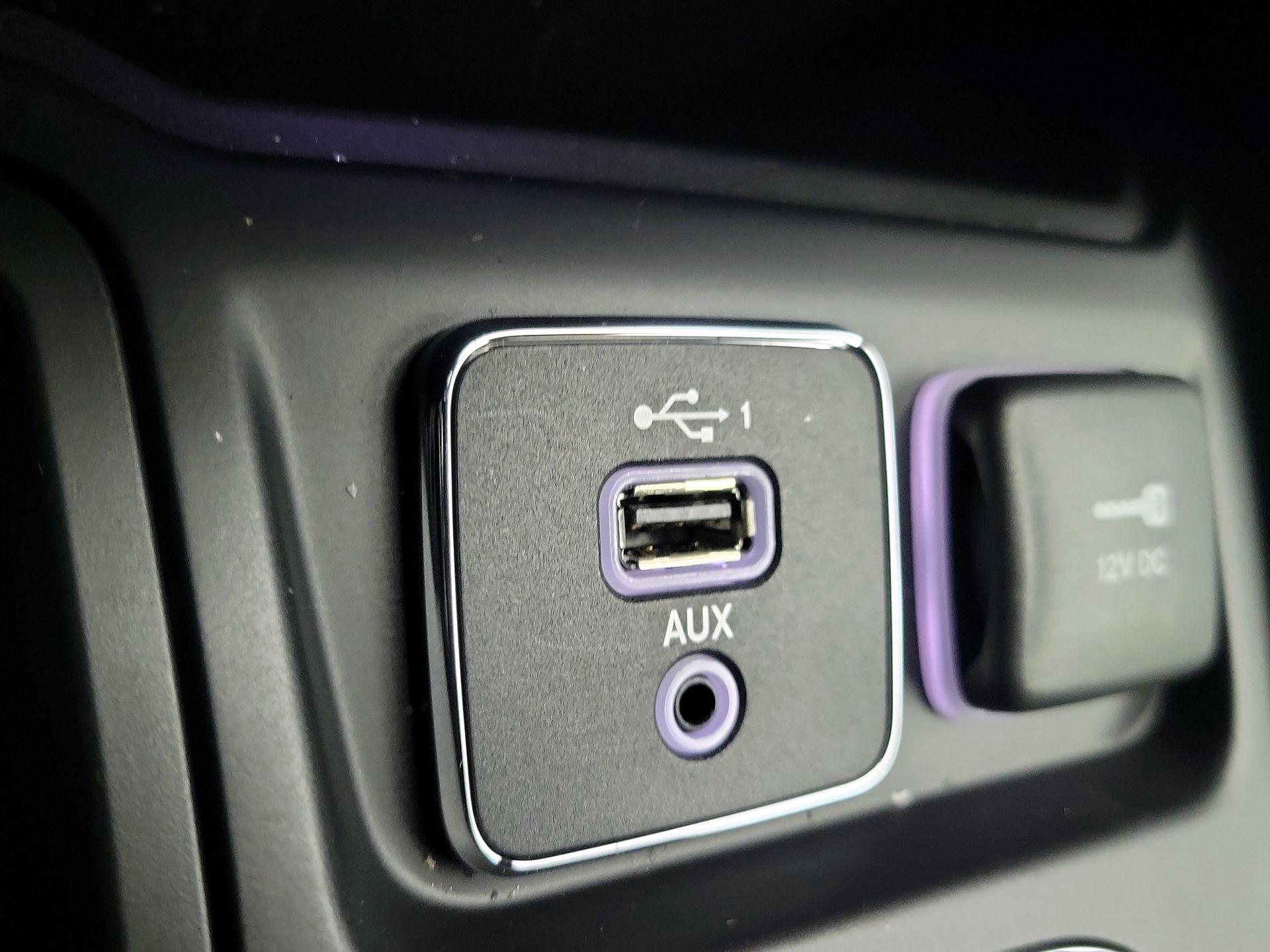 Thumbnail: 2019 Jeep Cherokee - 19