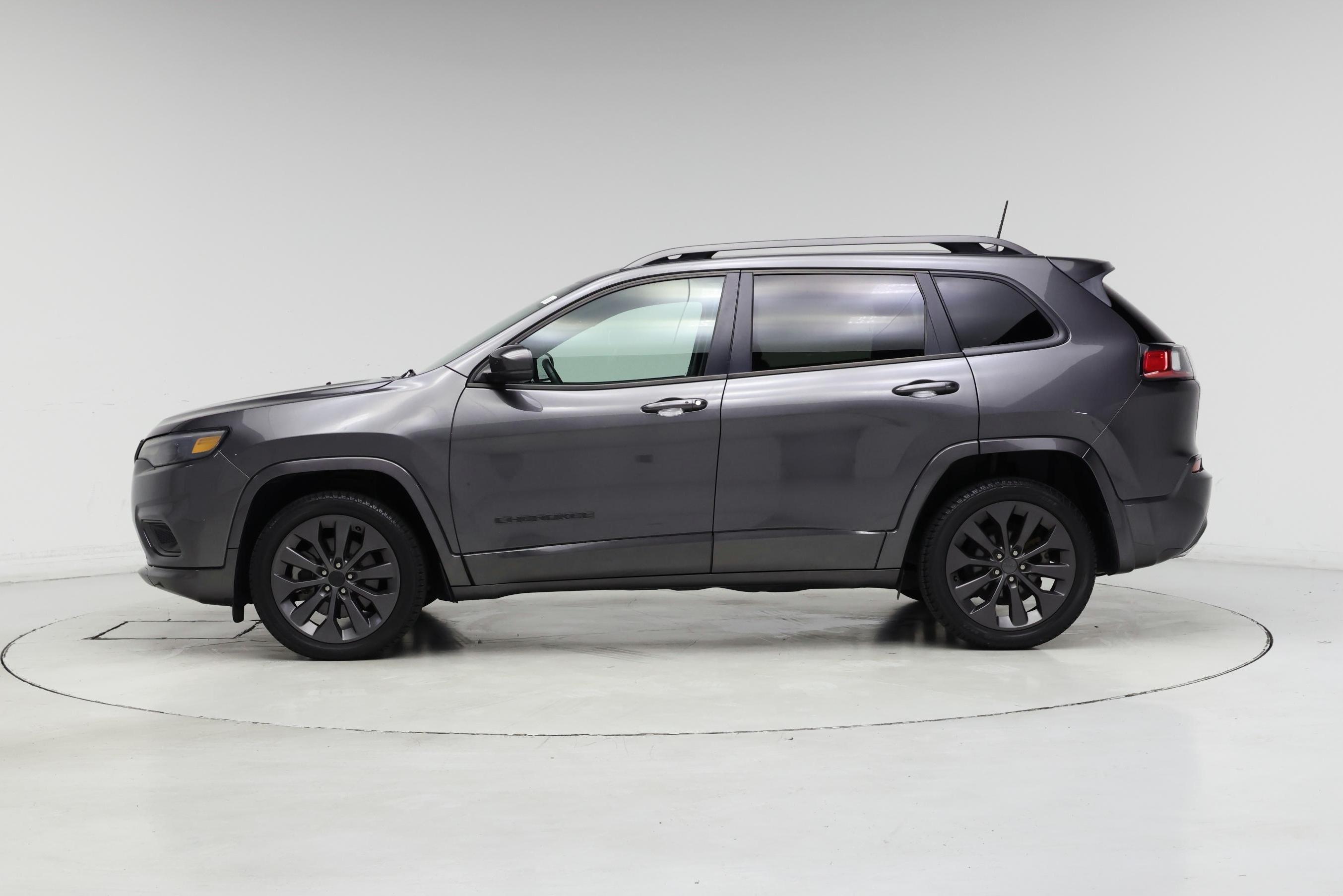 Thumbnail: 2019 Jeep Cherokee - 3