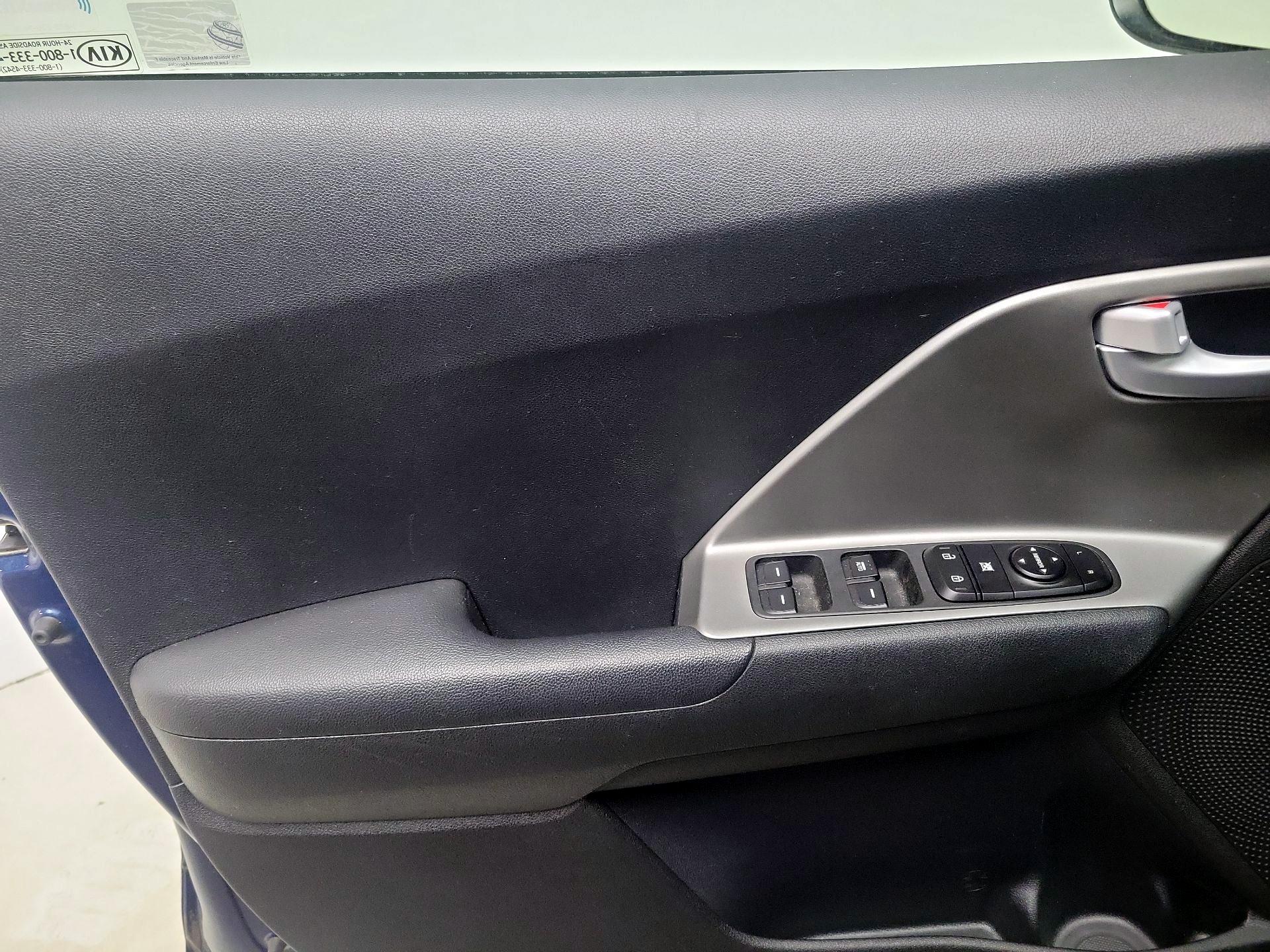 Thumbnail: 2019 Kia Niro - 12
