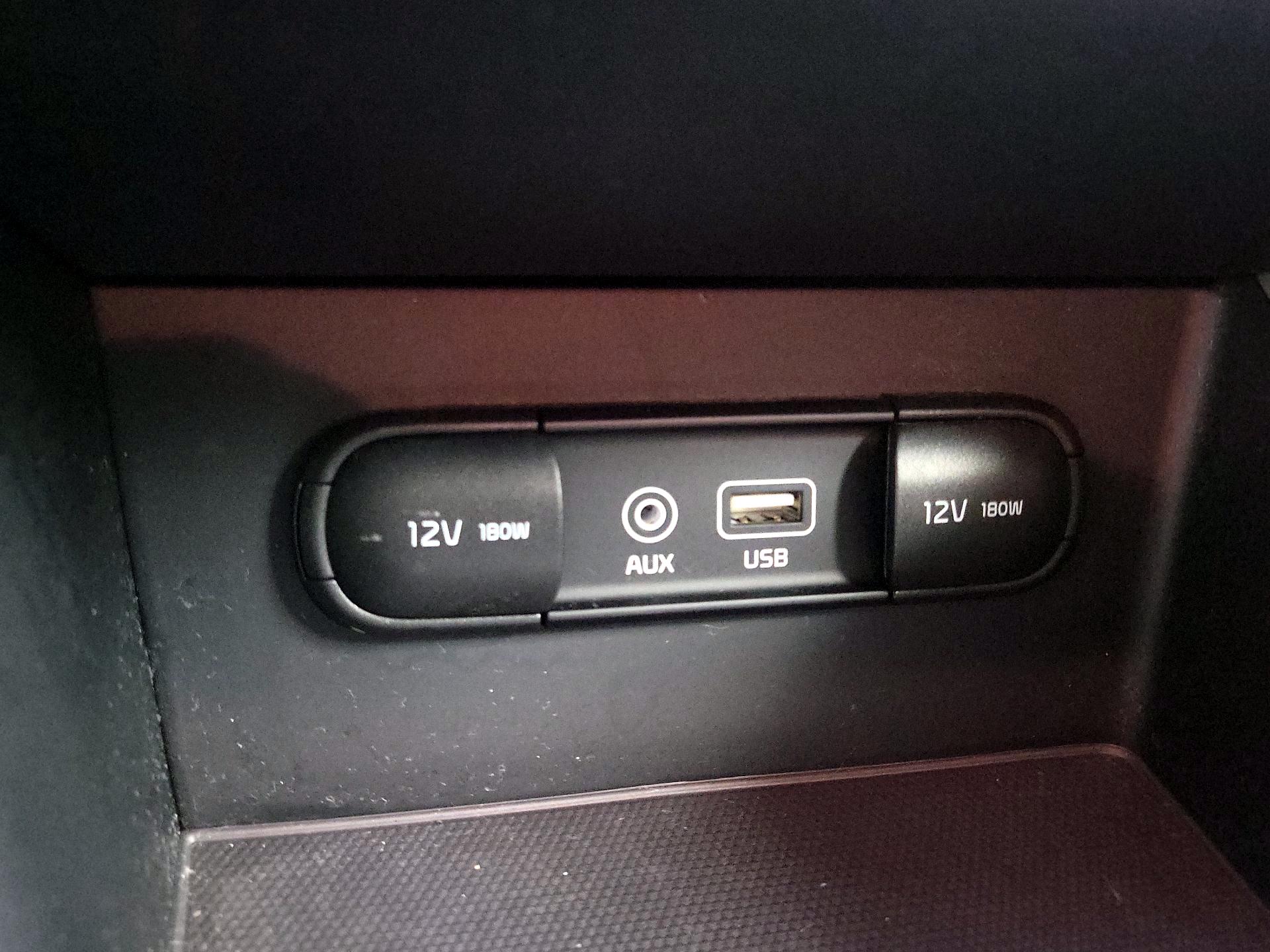 Thumbnail: 2019 Kia Niro - 18