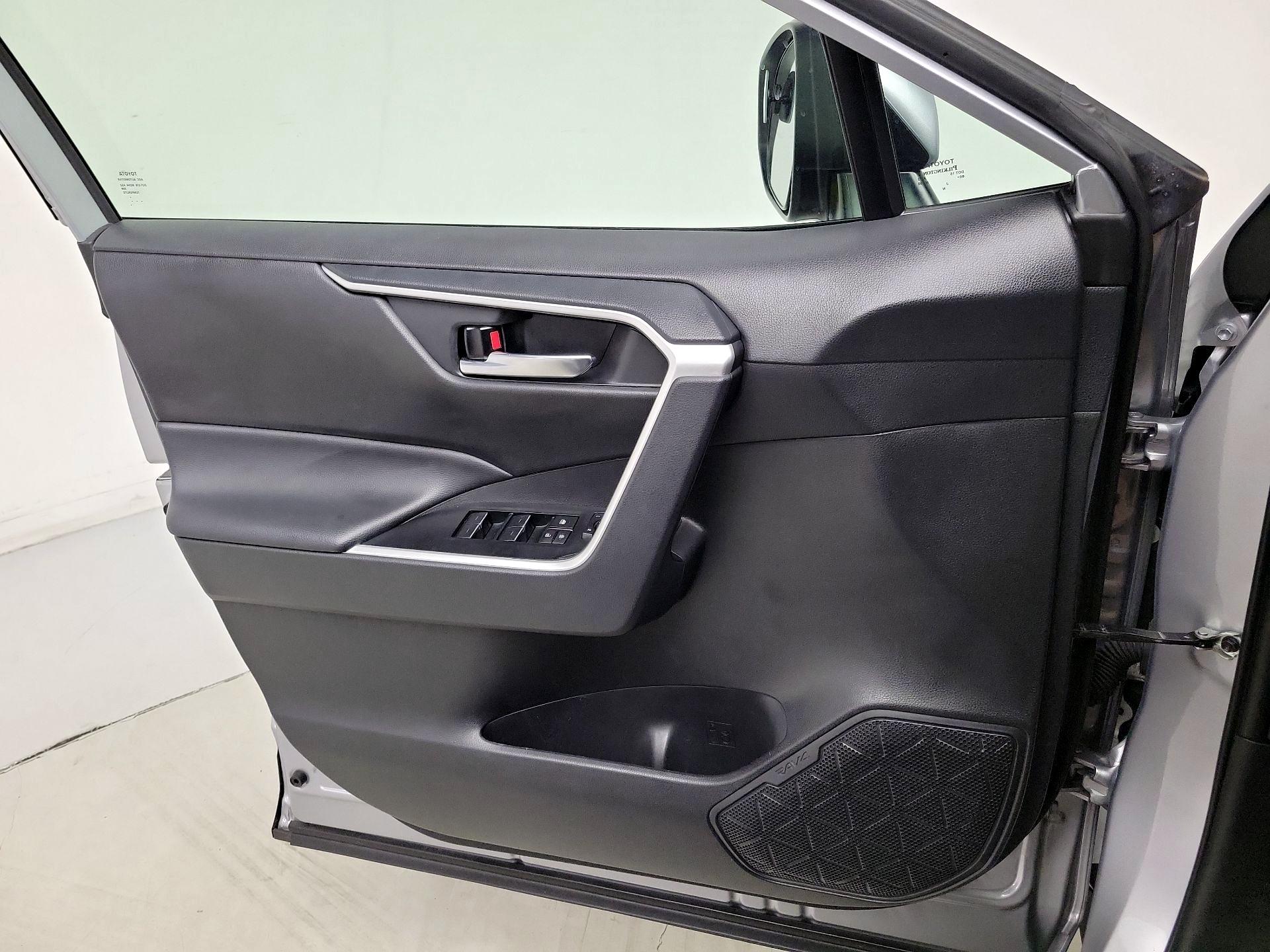 Thumbnail: 2024 Toyota RAV4 - 12