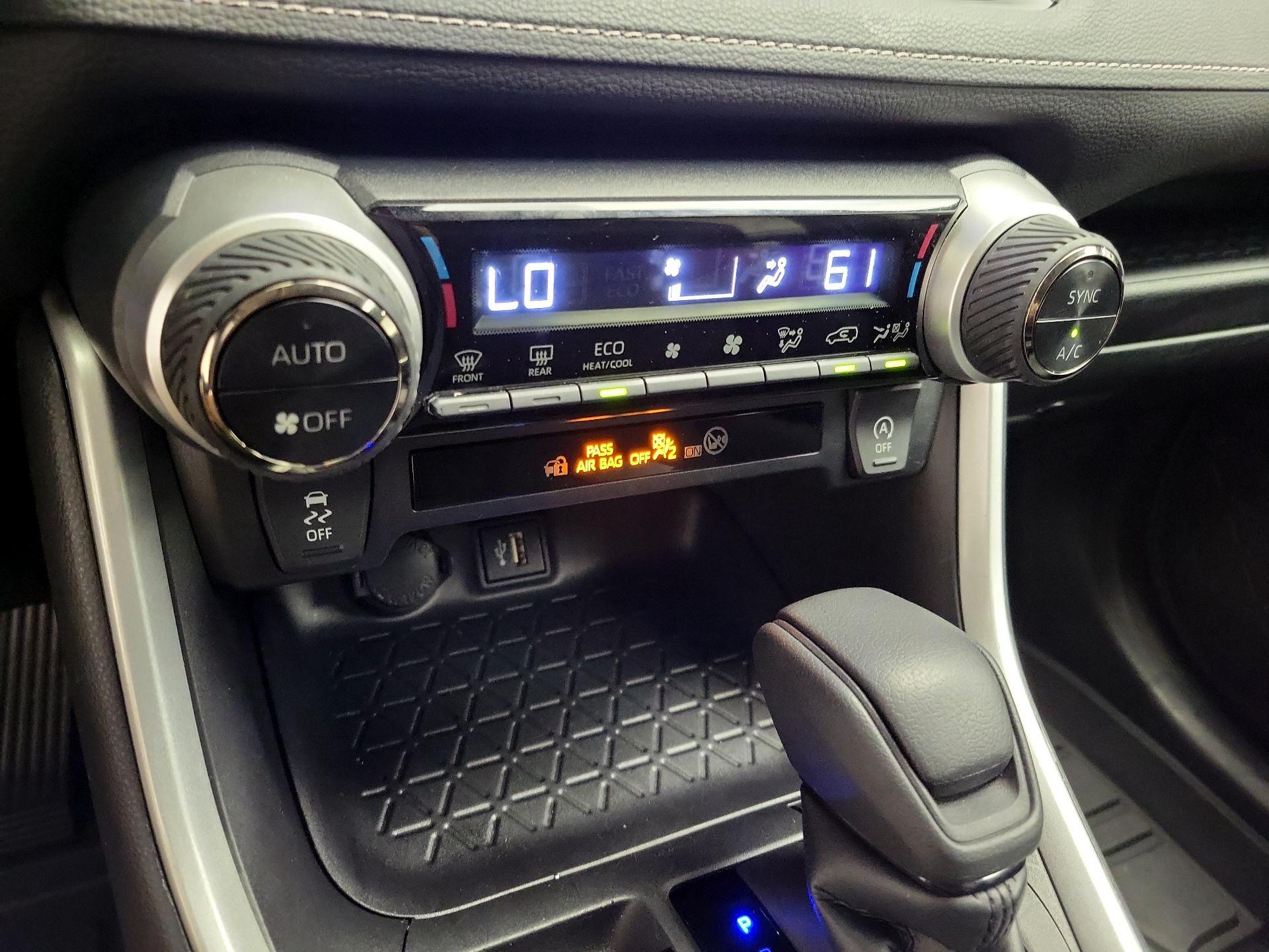 Thumbnail: 2024 Toyota RAV4 - 17