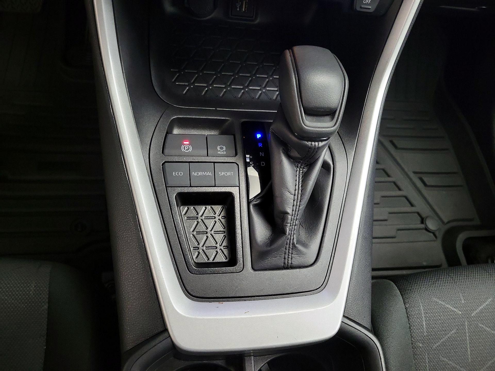 Thumbnail: 2024 Toyota RAV4 - 18