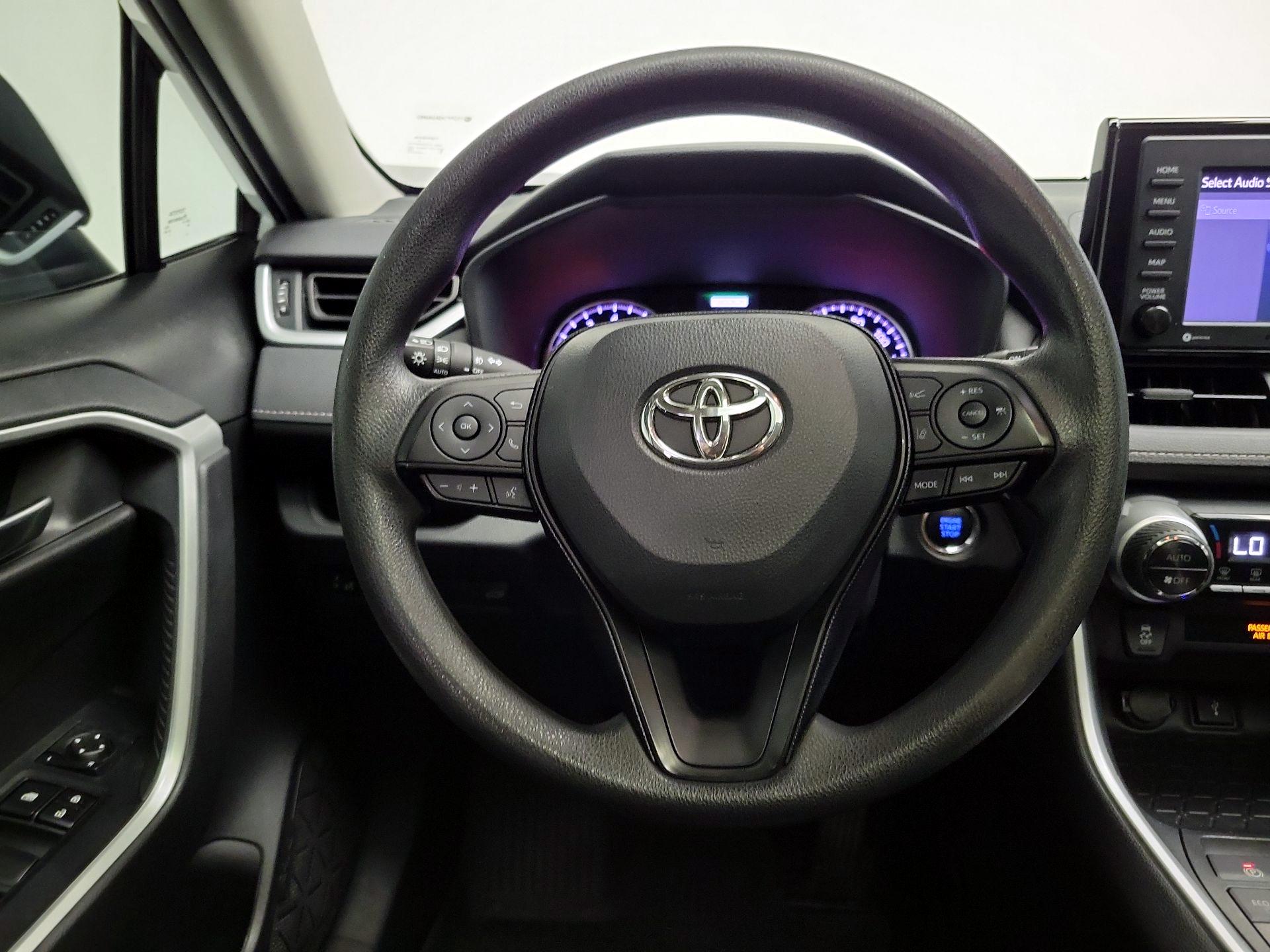 Thumbnail: 2021 Toyota RAV4 - 10