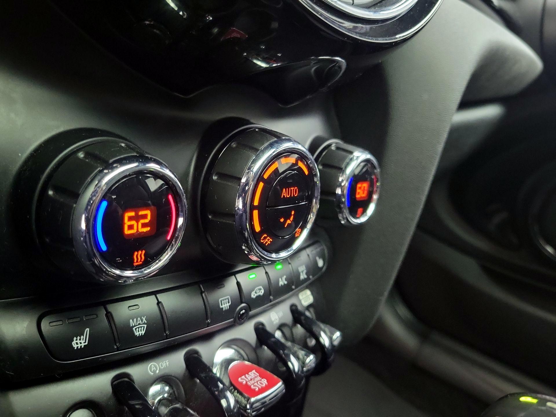 Thumbnail: 2019 MINI Cooper Hardtop - 16