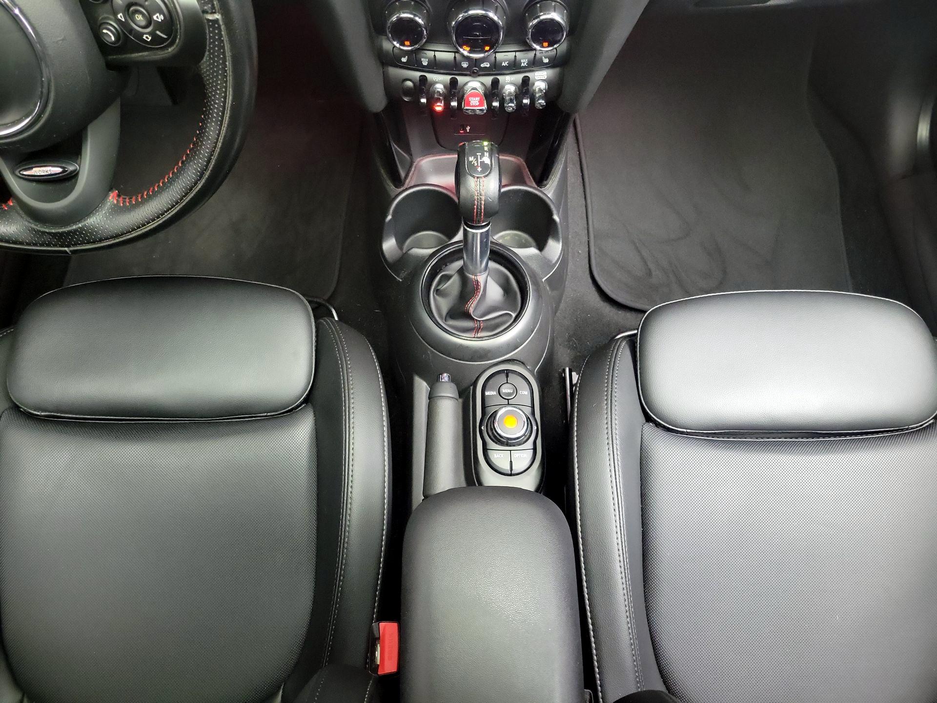 Thumbnail: 2019 MINI Cooper Hardtop - 17