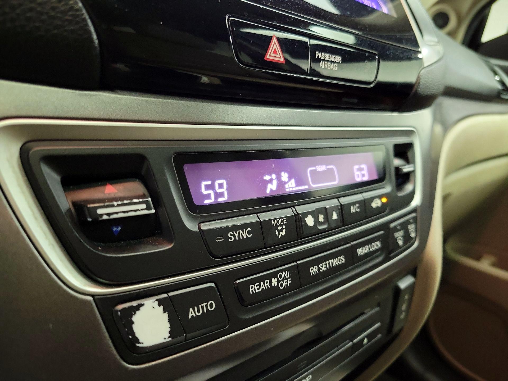 Thumbnail: 2016 Honda Pilot - 16