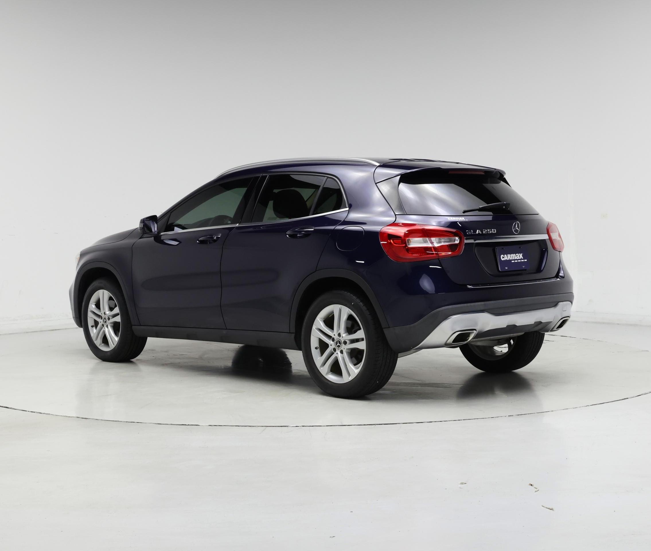 Thumbnail: 2018 Mercedes-Benz GLA - 2