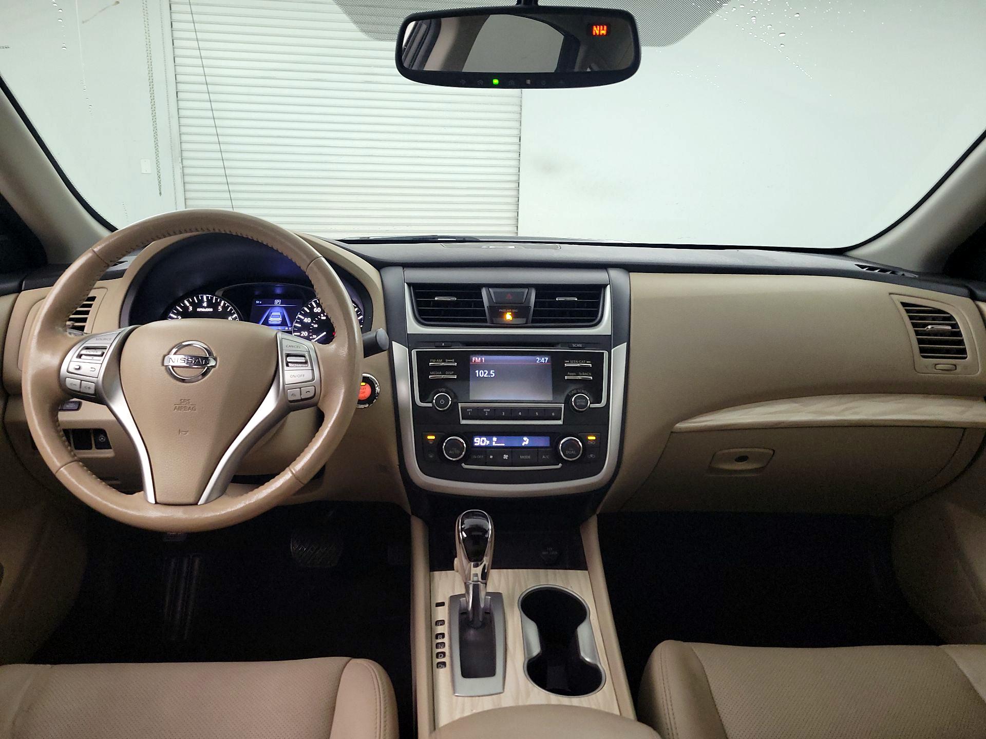 Thumbnail: 2016 Nissan Altima - 9