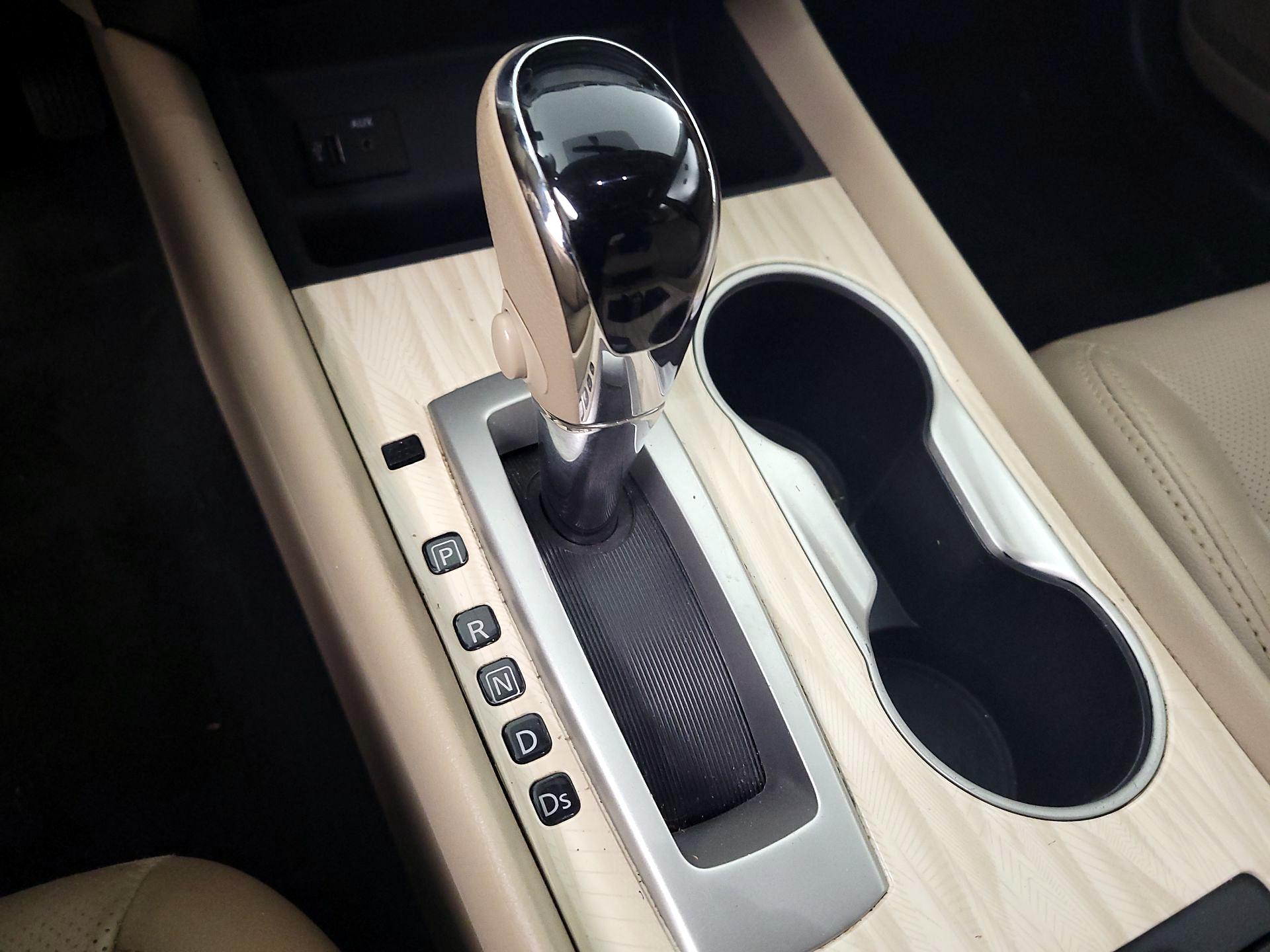 Thumbnail: 2016 Nissan Altima - 17