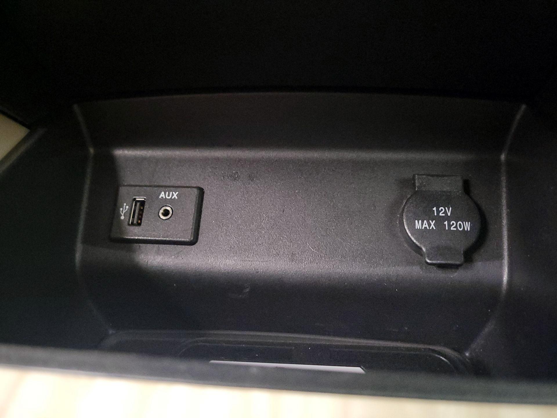 Thumbnail: 2016 Nissan Altima - 18