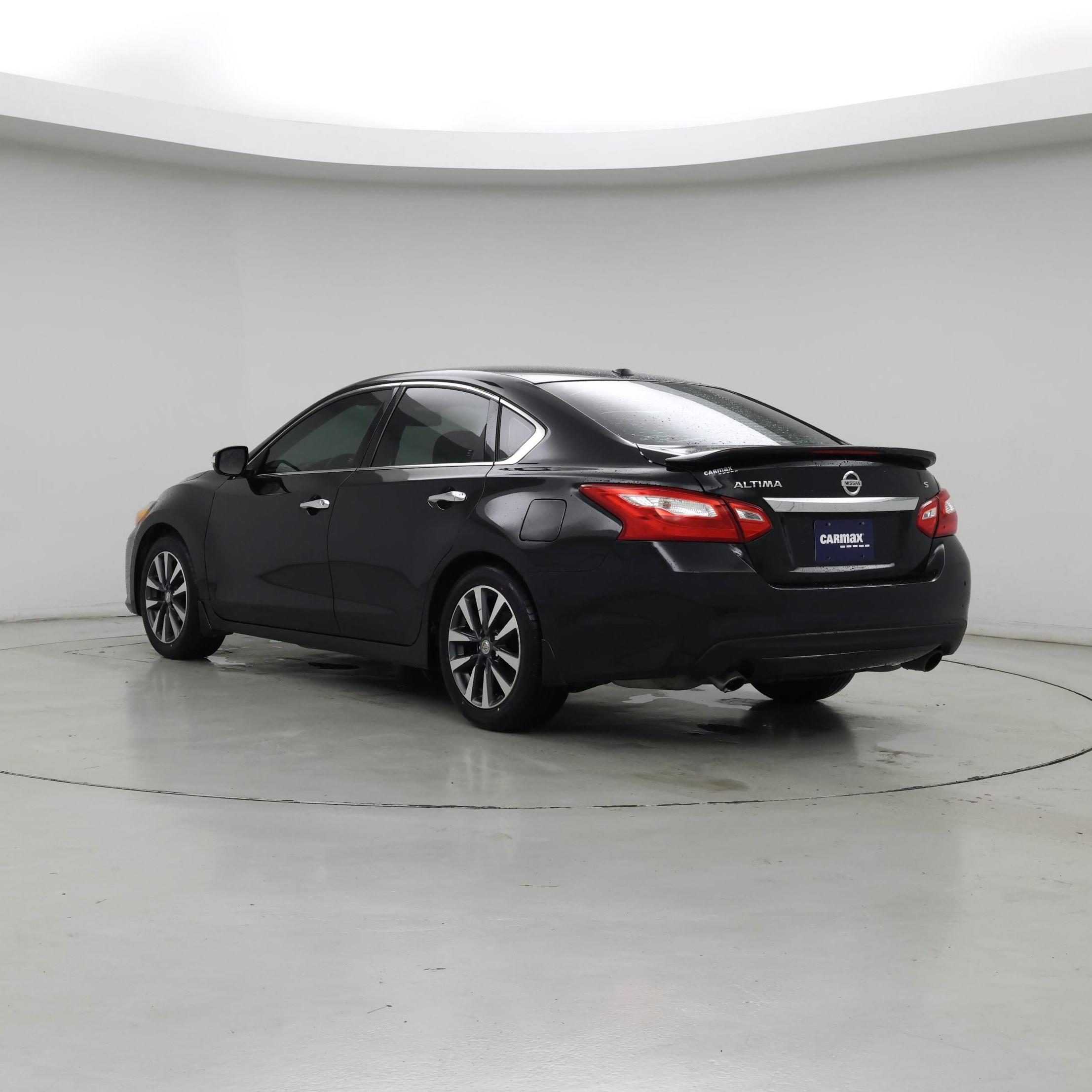 Thumbnail: 2016 Nissan Altima - 2