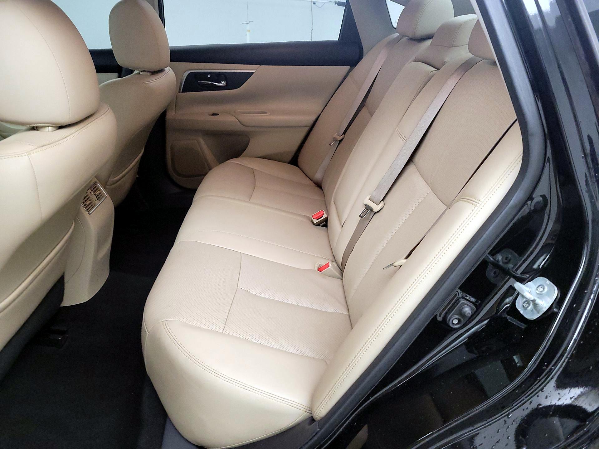 Thumbnail: 2016 Nissan Altima - 20