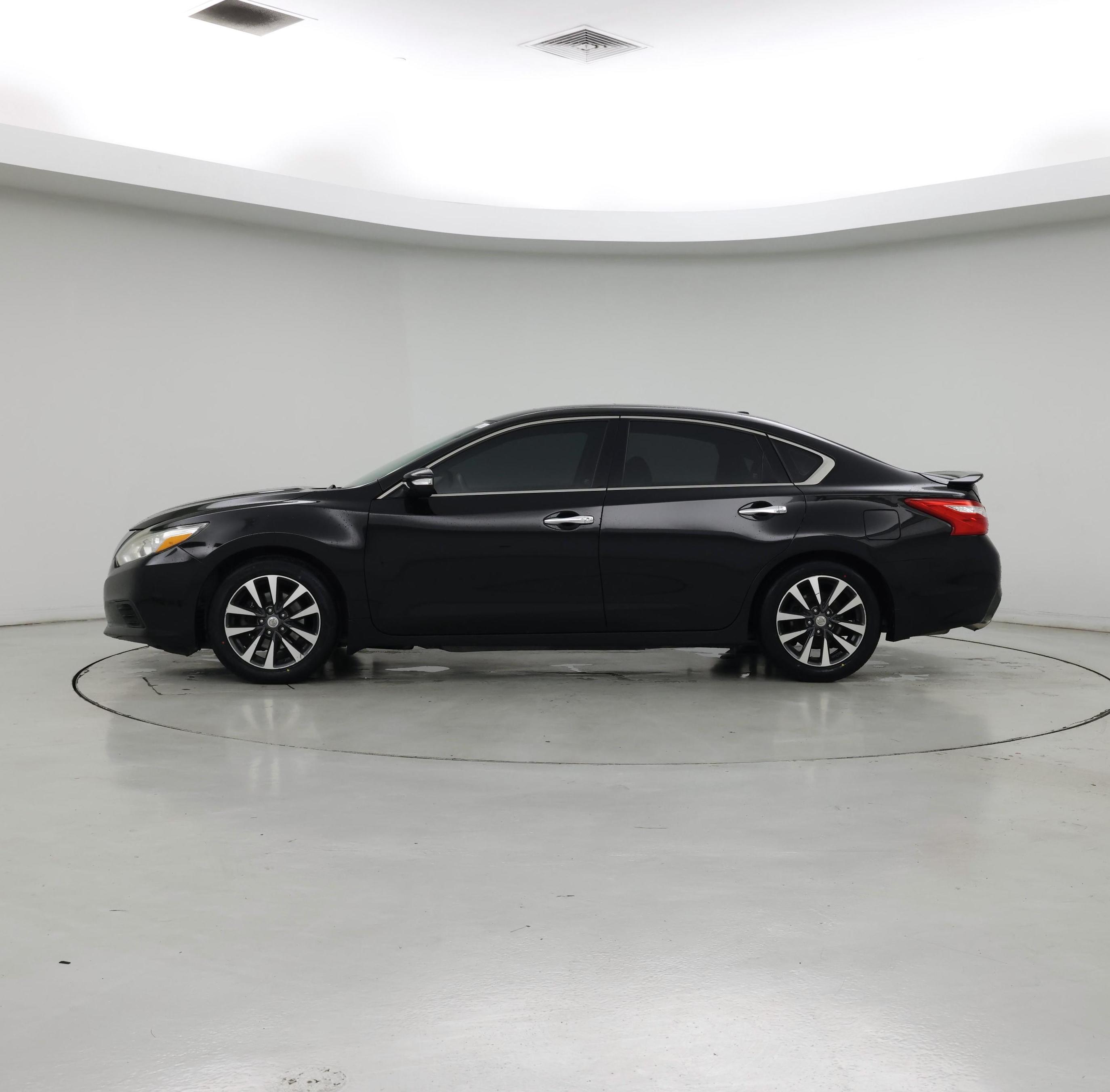 Thumbnail: 2016 Nissan Altima - 3