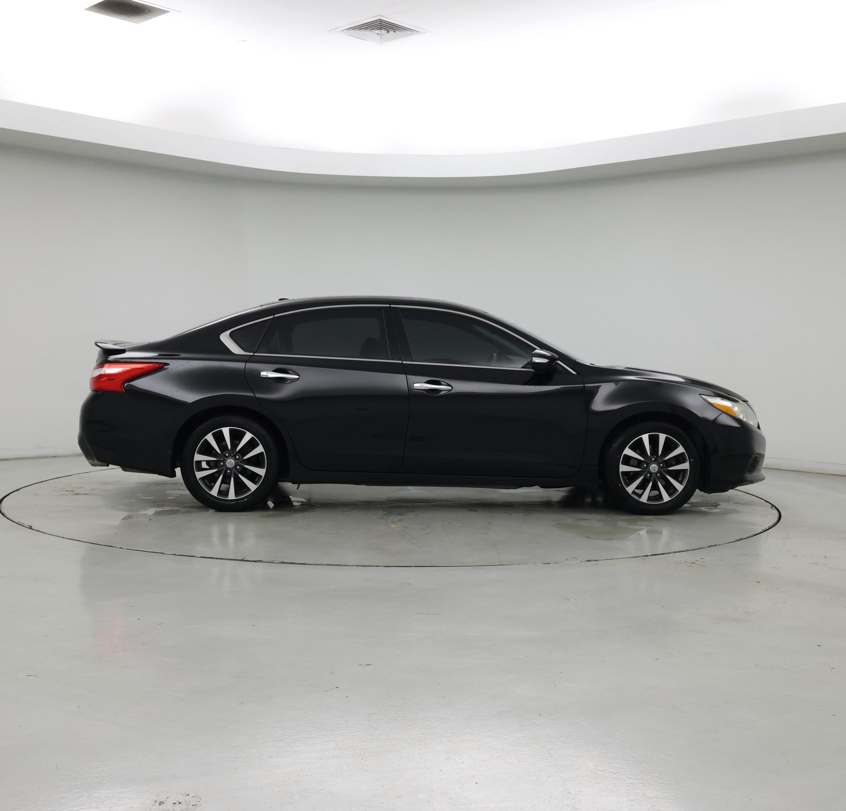 Thumbnail: 2016 Nissan Altima - 7