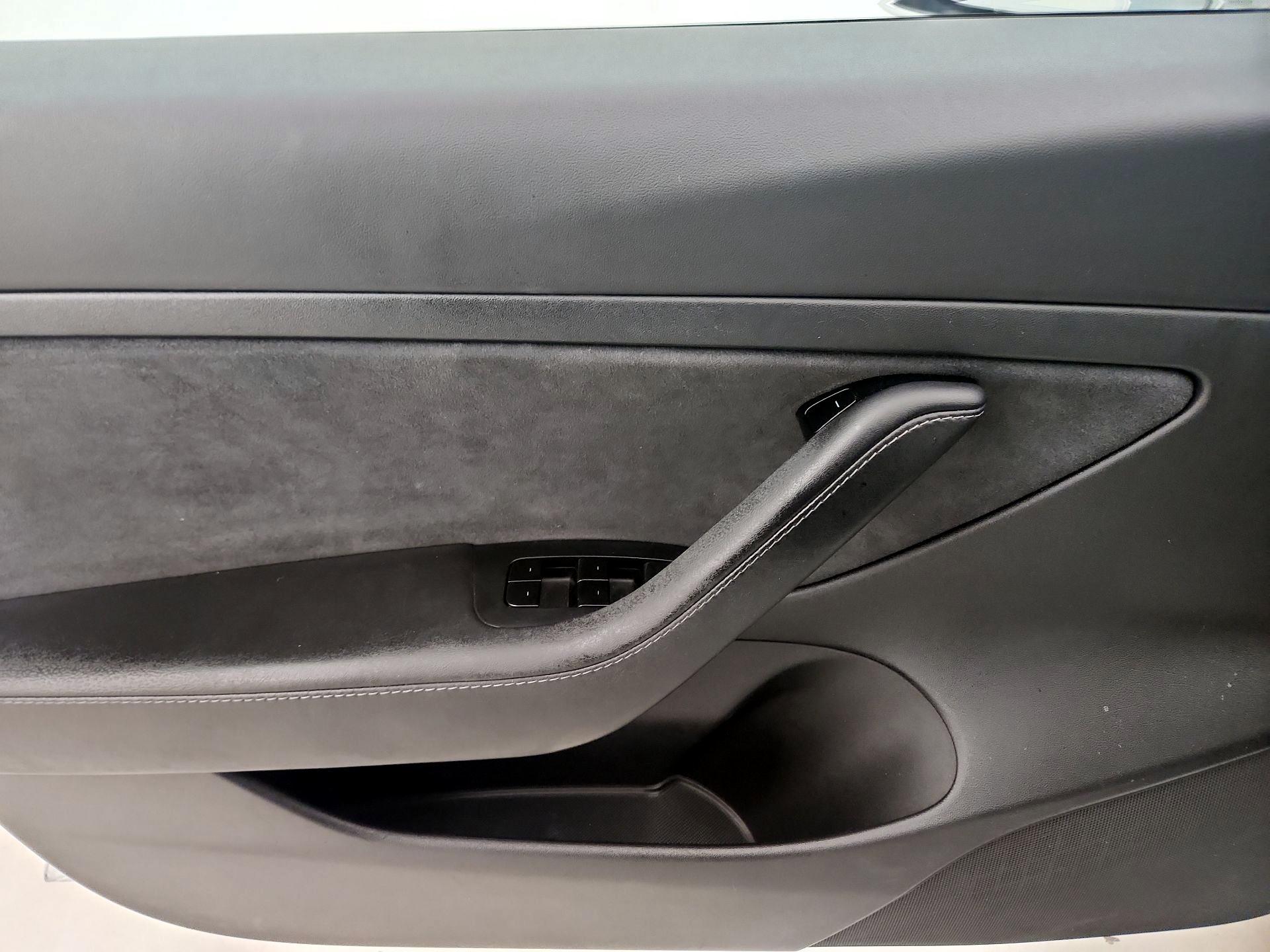 Thumbnail: 2020 Tesla Model 3 - 12
