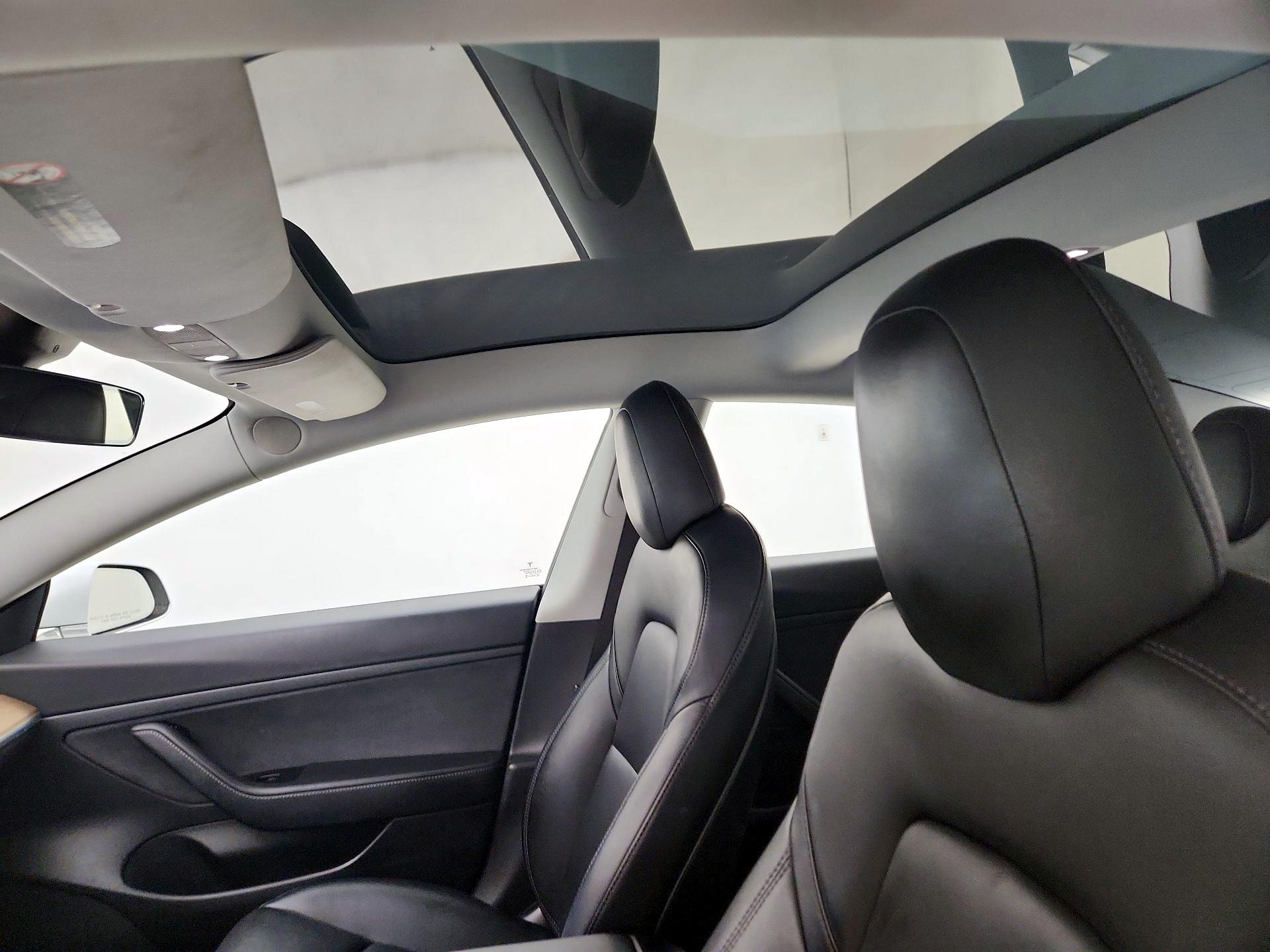 Thumbnail: 2020 Tesla Model 3 - 18
