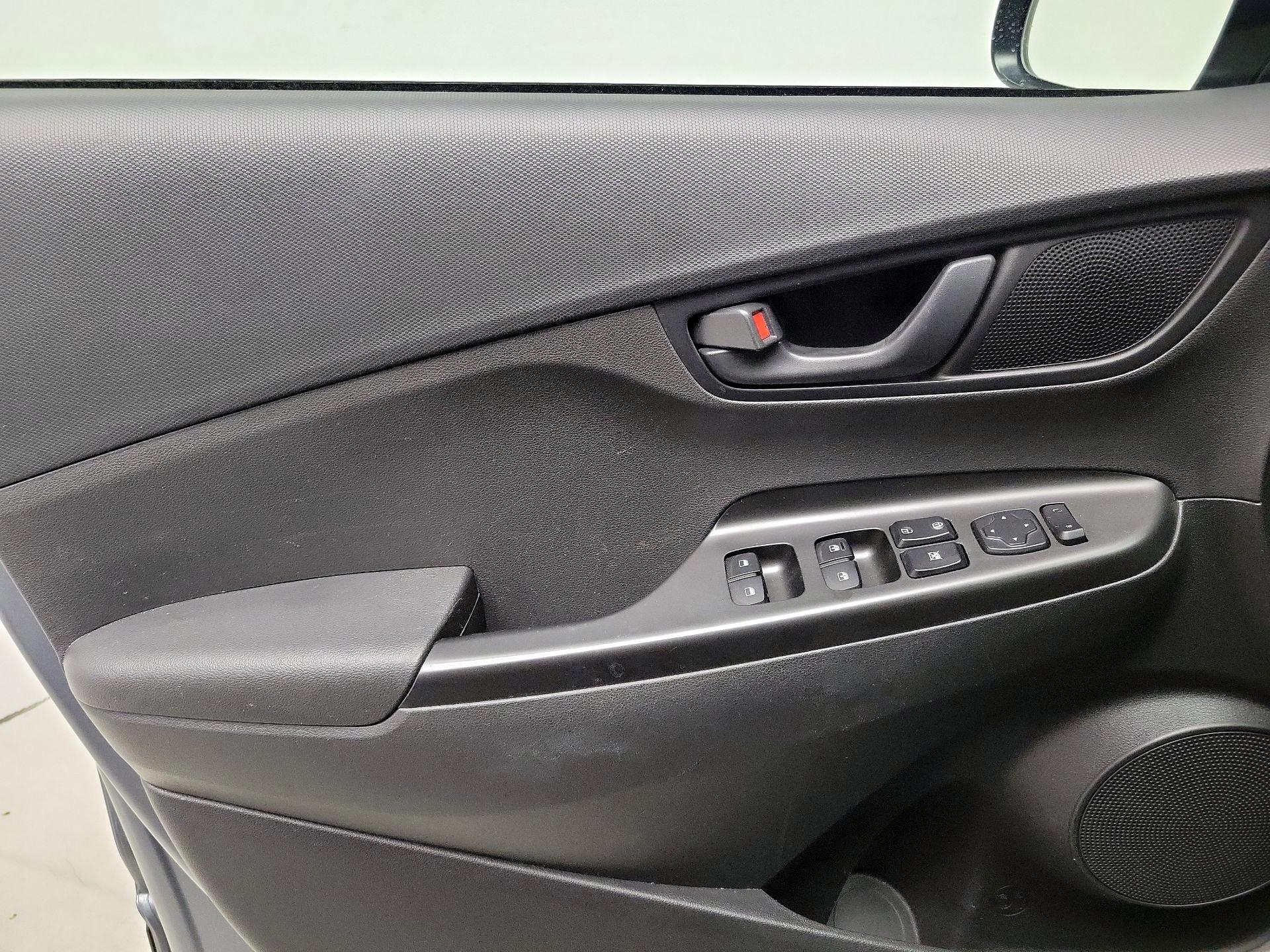 Thumbnail: 2020 Hyundai Kona - 12