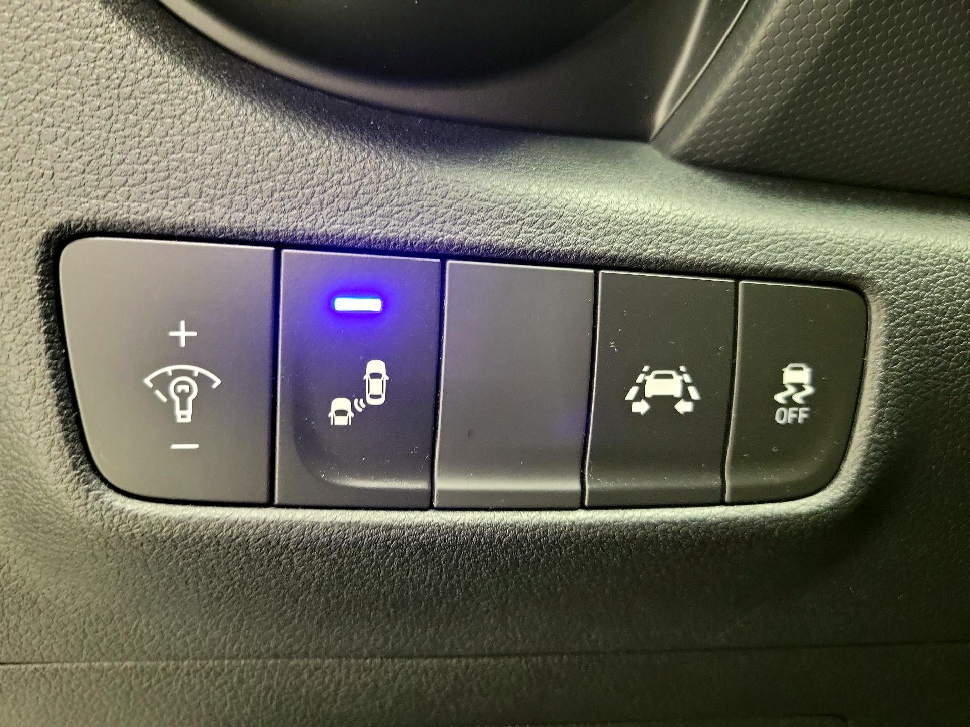 Thumbnail: 2020 Hyundai Kona - 13