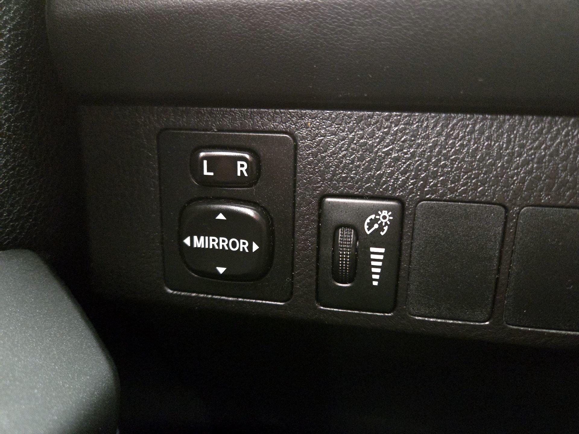 Thumbnail: 2016 Toyota RAV4 - 13