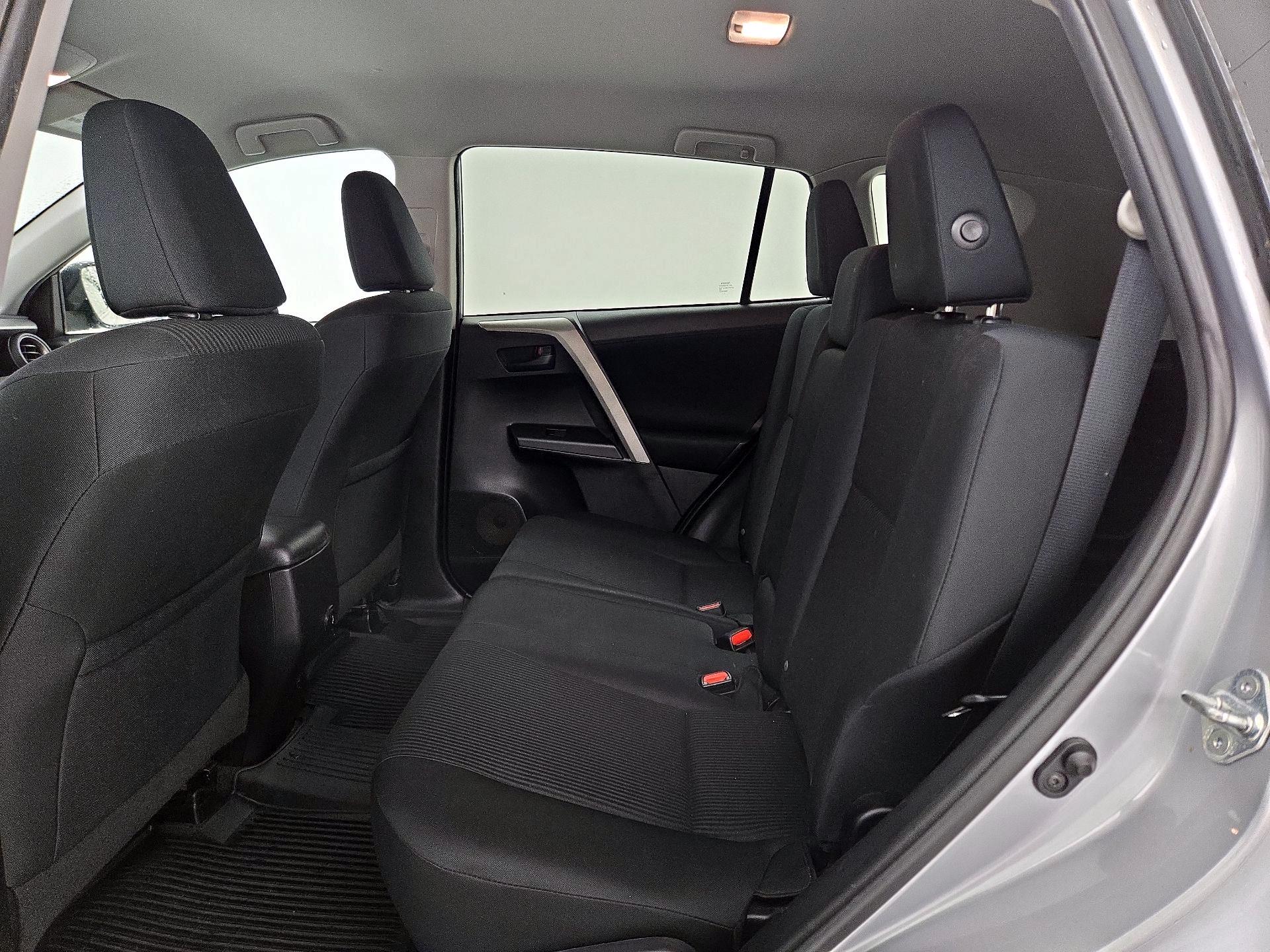 Thumbnail: 2016 Toyota RAV4 - 19