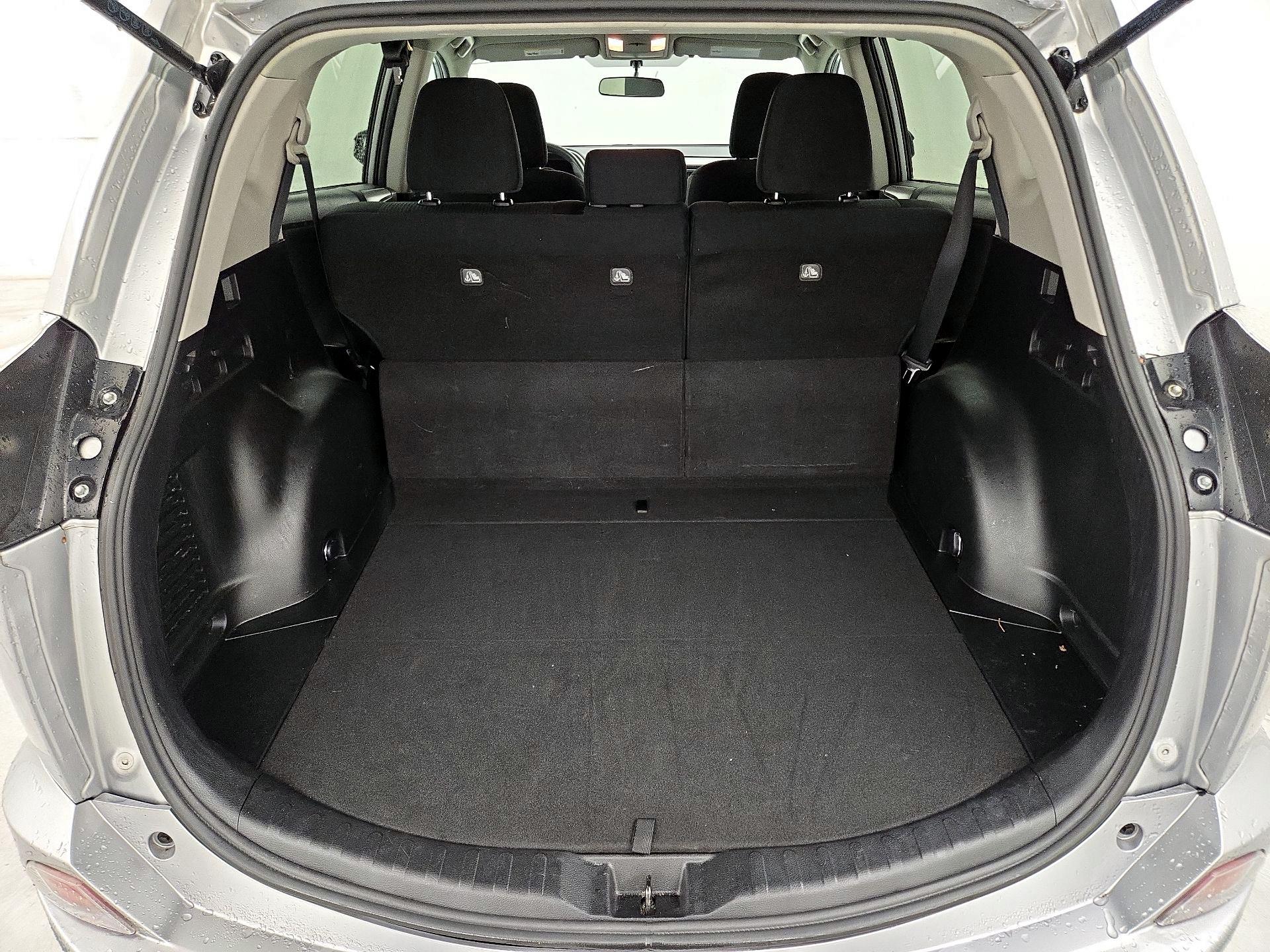 Thumbnail: 2016 Toyota RAV4 - 20