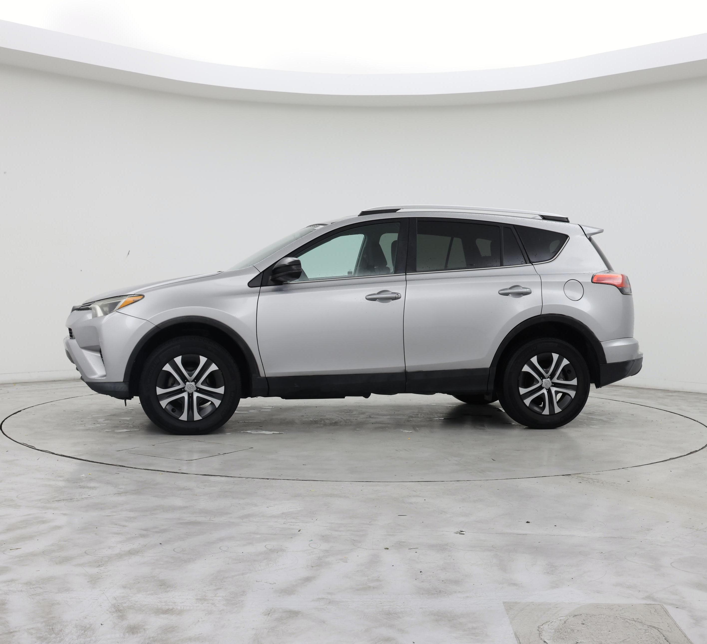 Thumbnail: 2016 Toyota RAV4 - 3