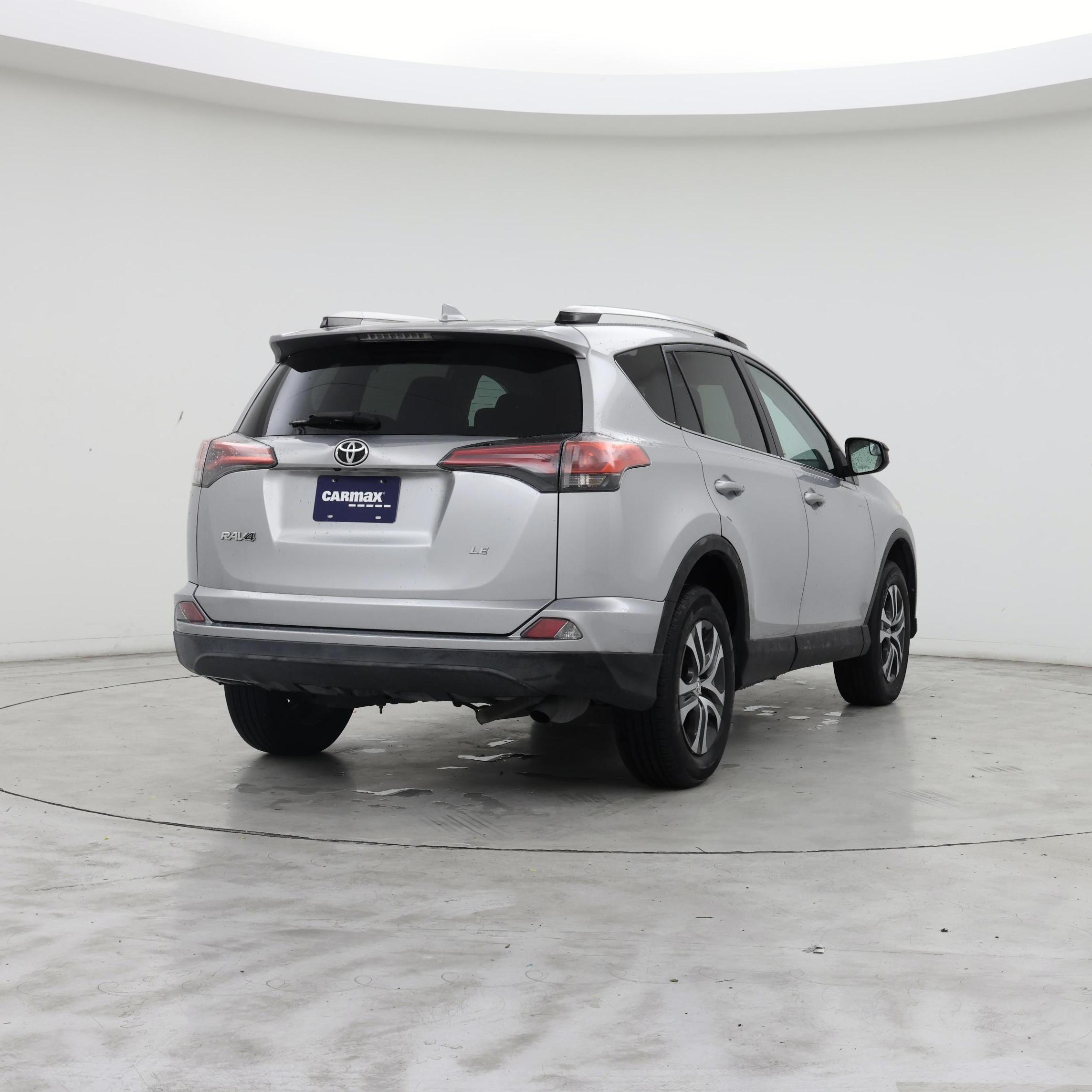 Thumbnail: 2016 Toyota RAV4 - 8