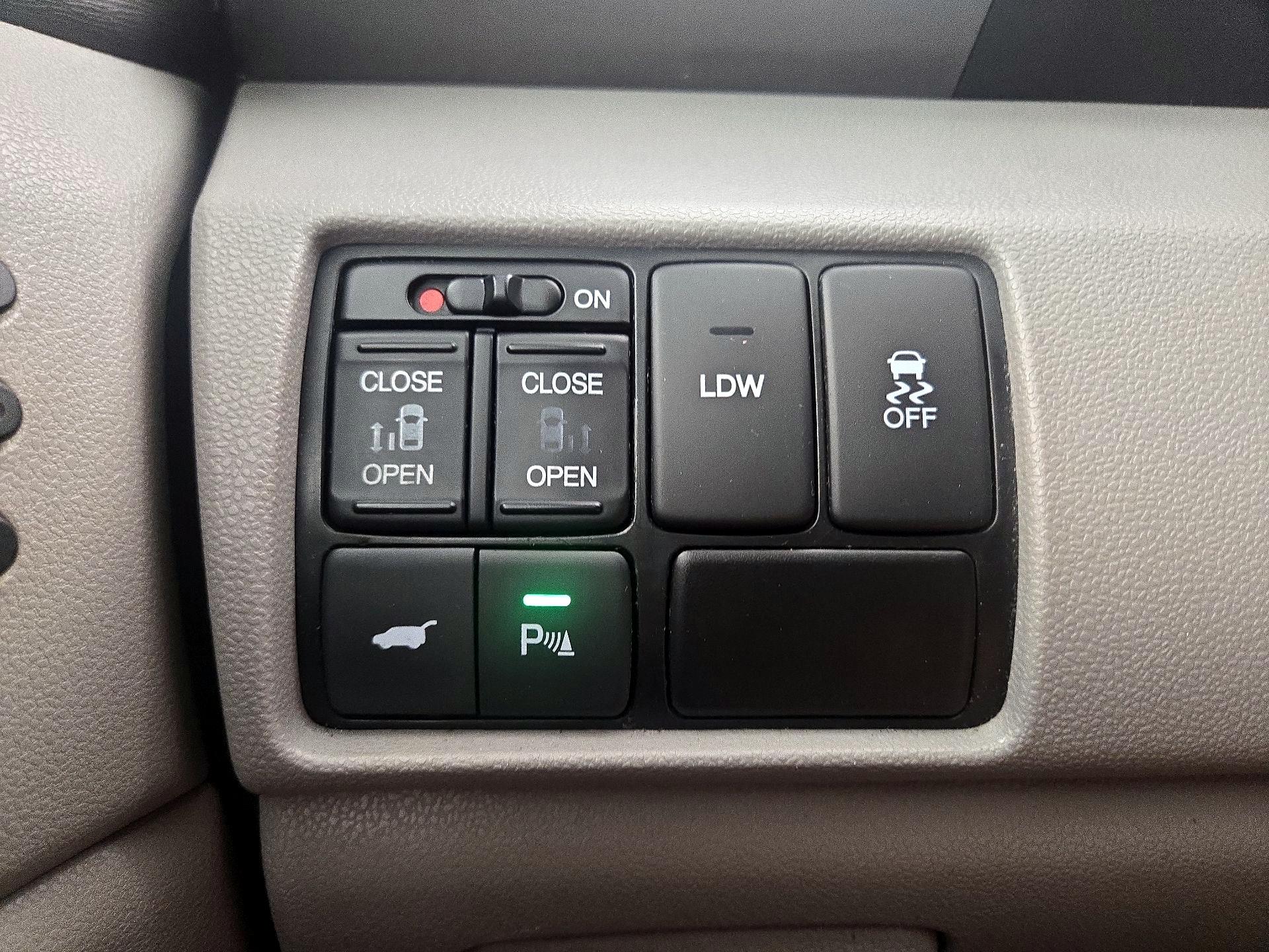 Thumbnail: 2014 Honda Odyssey - 13