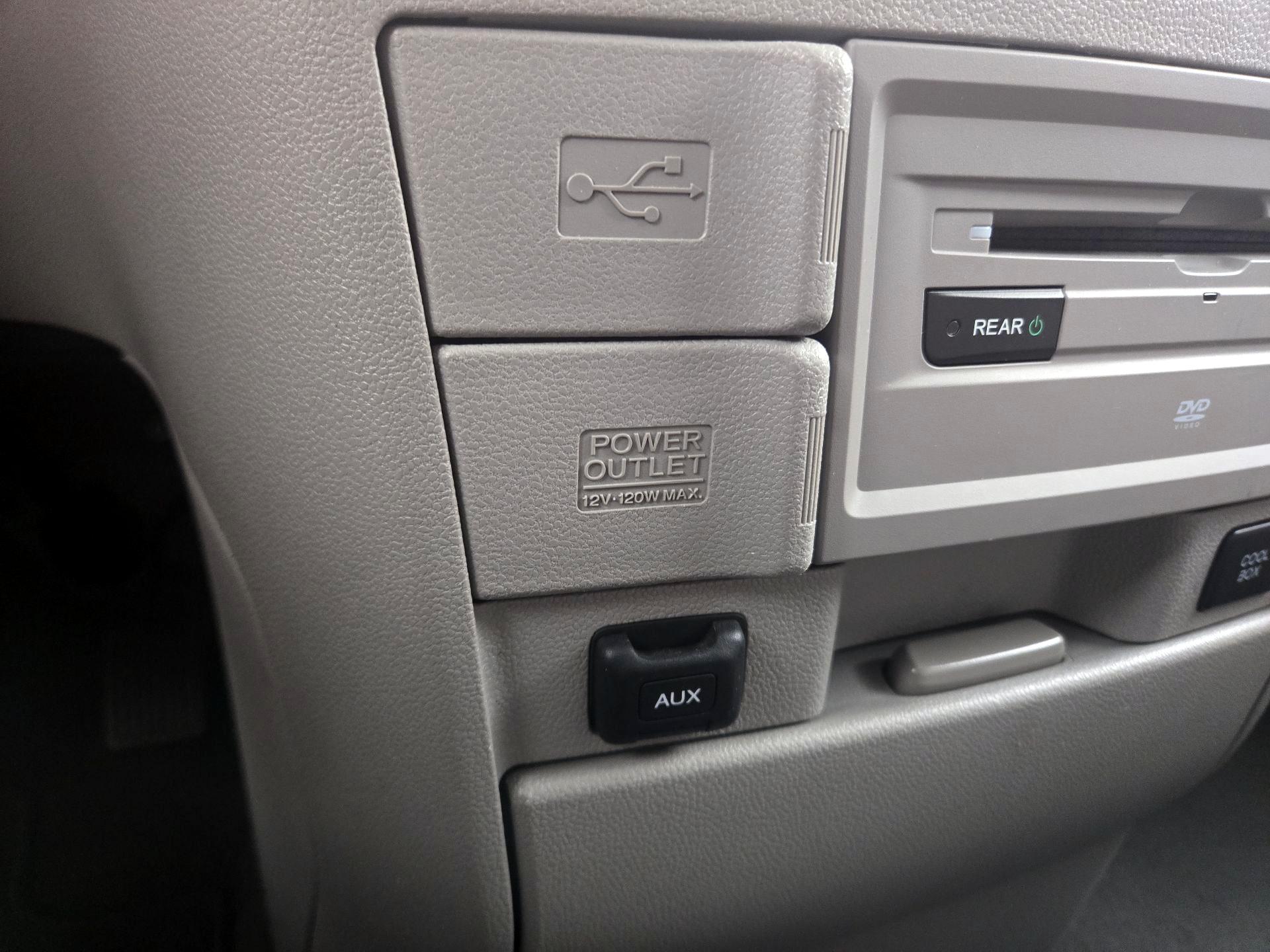Thumbnail: 2014 Honda Odyssey - 18