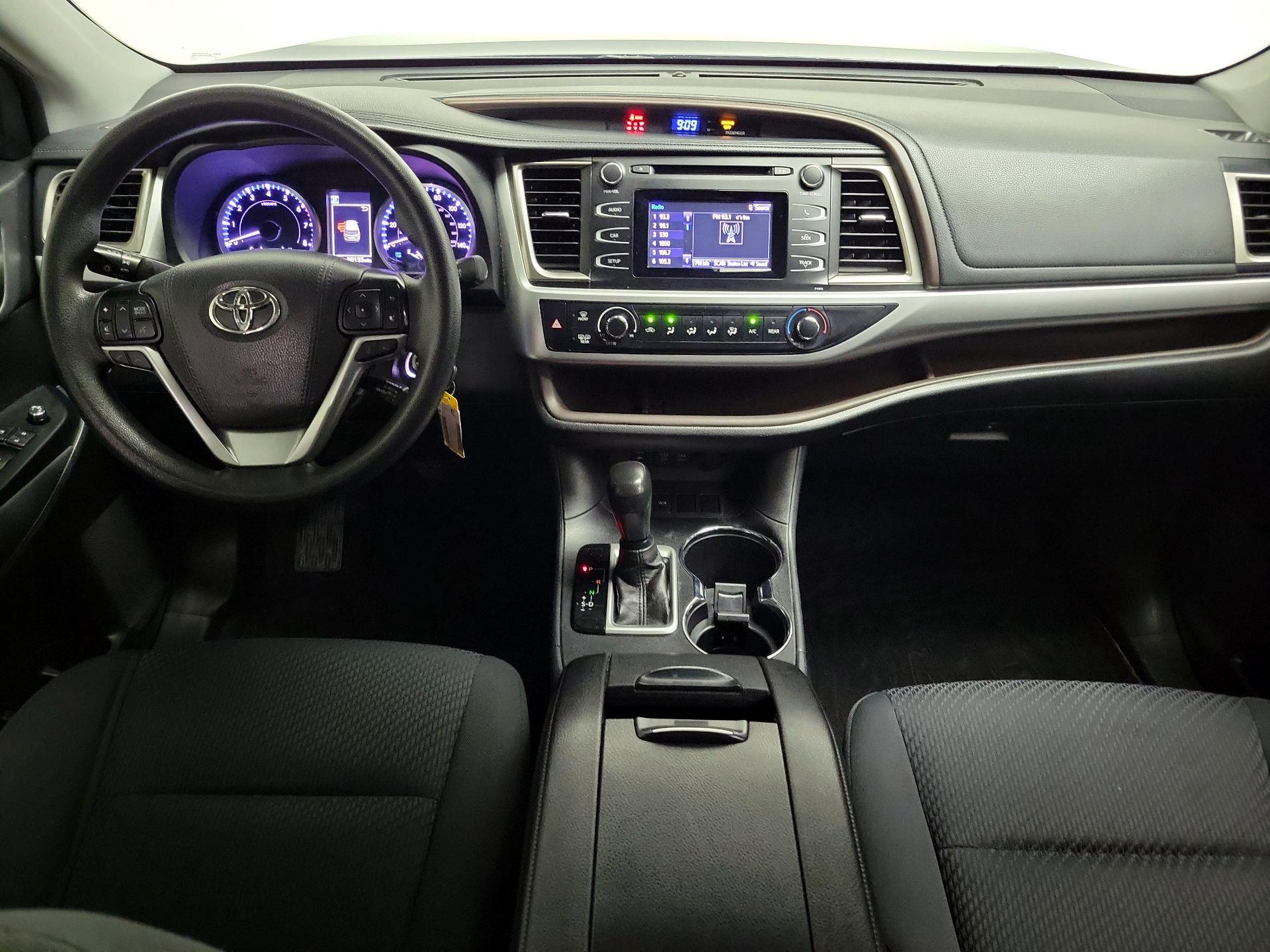 Thumbnail: 2019 Toyota Highlander - 9