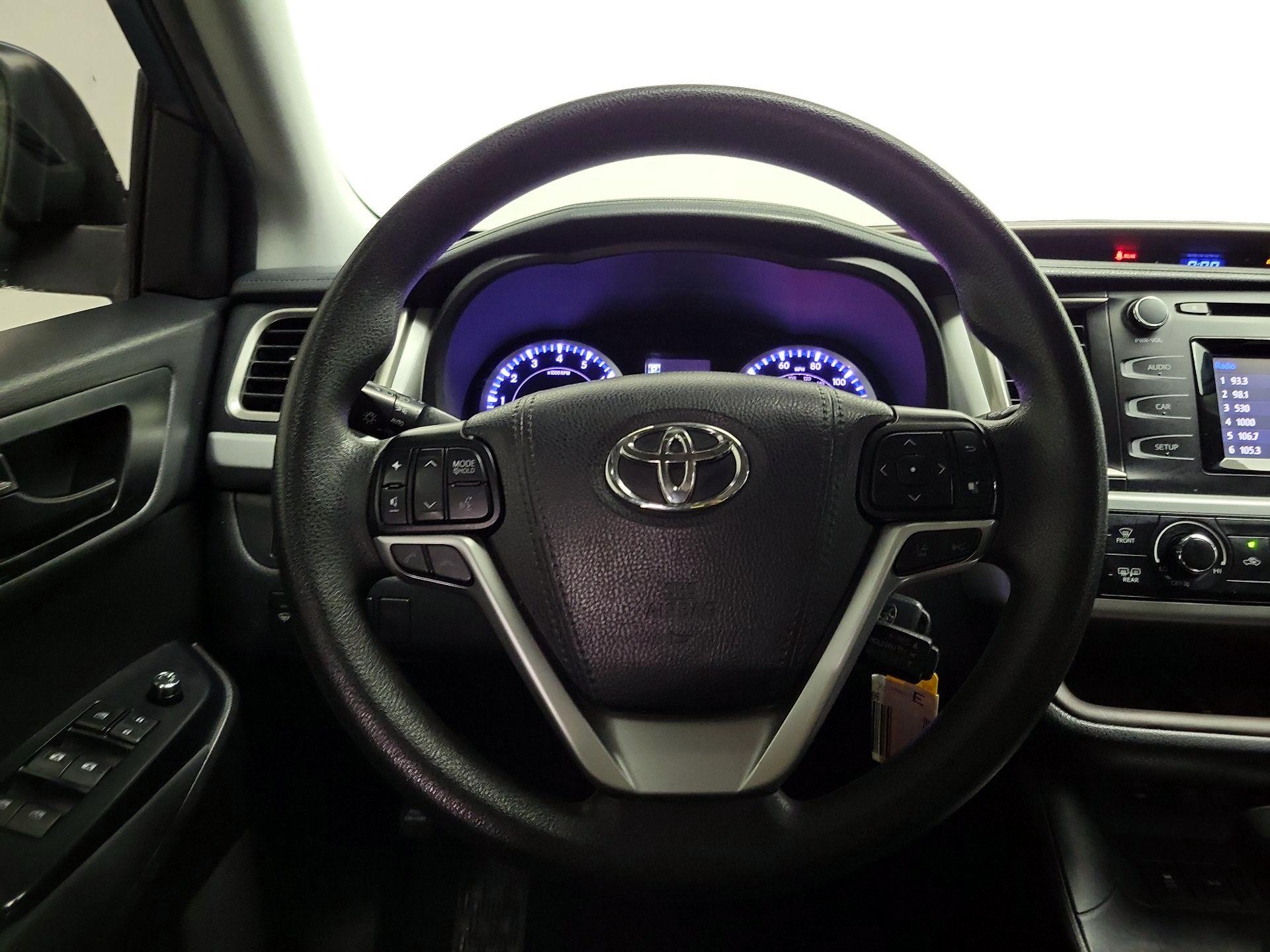 Thumbnail: 2019 Toyota Highlander - 10