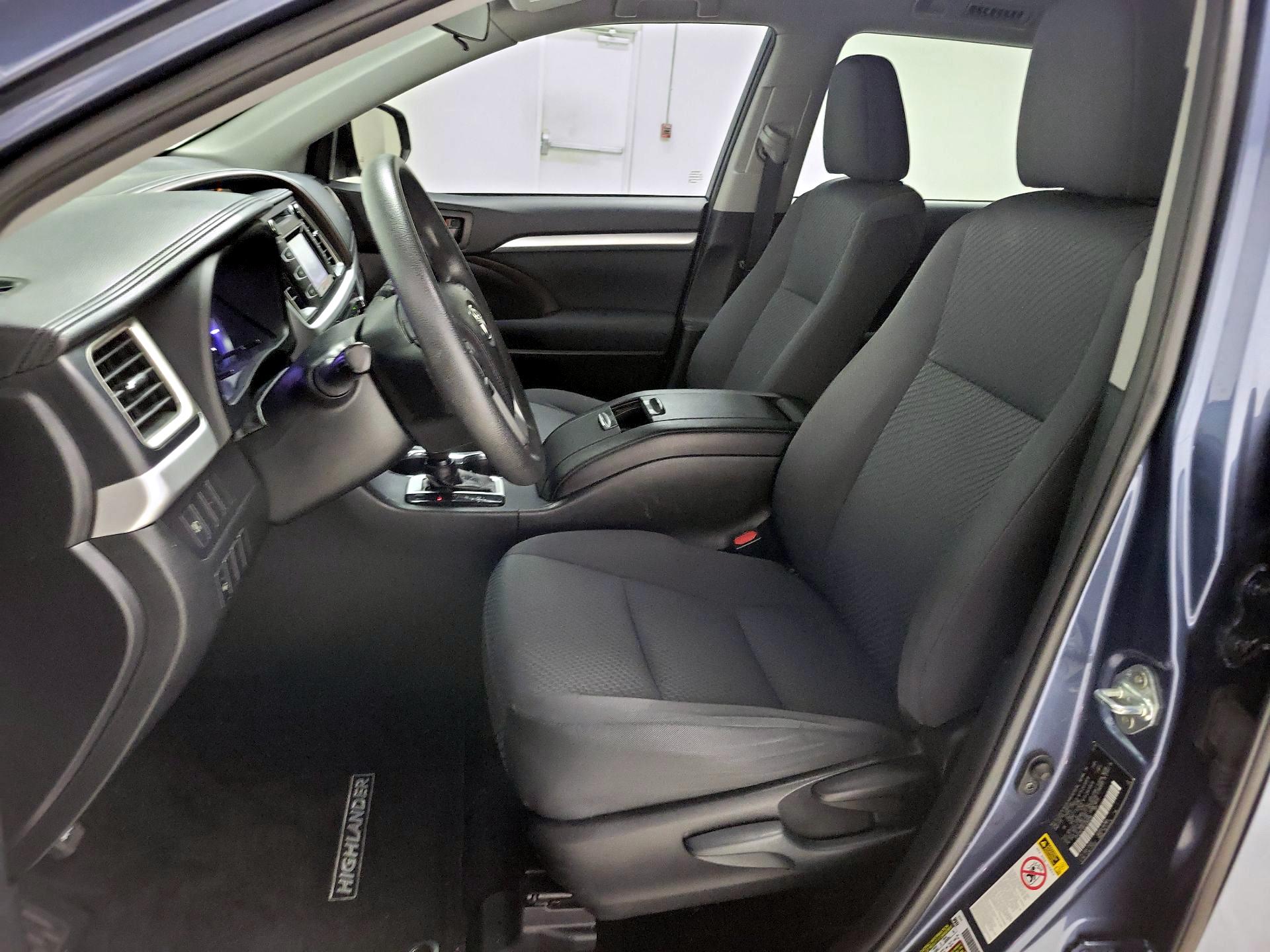 Thumbnail: 2019 Toyota Highlander - 11