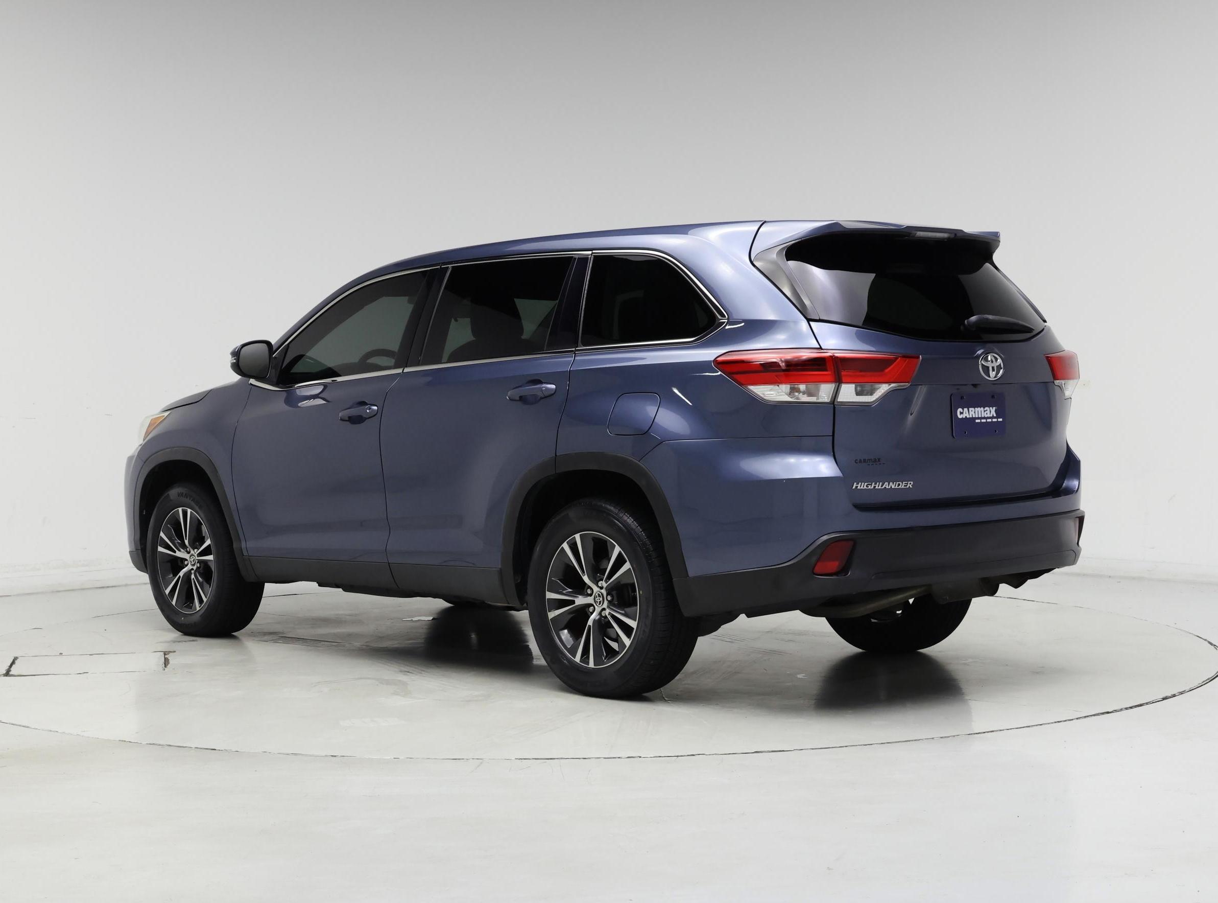 Thumbnail: 2019 Toyota Highlander - 2