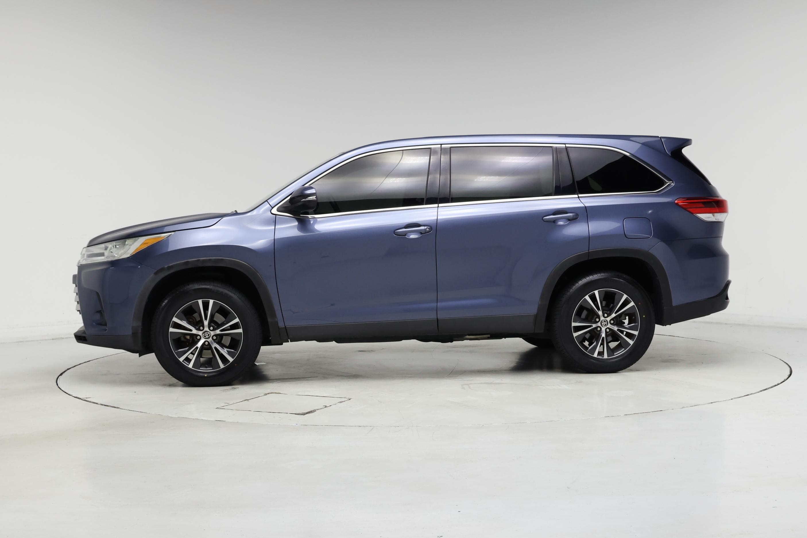 Thumbnail: 2019 Toyota Highlander - 3