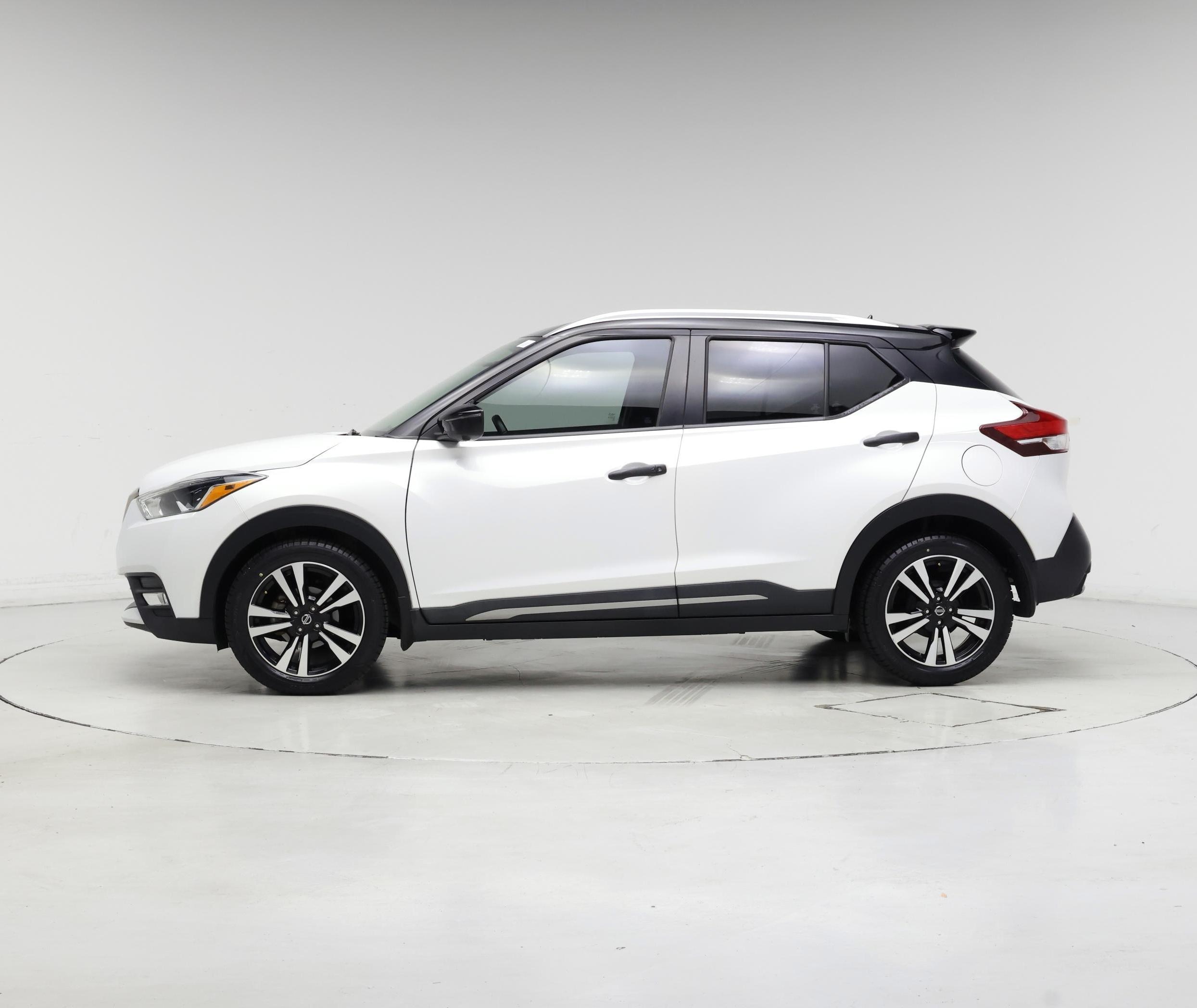 Thumbnail: 2019 Nissan Kicks - 3