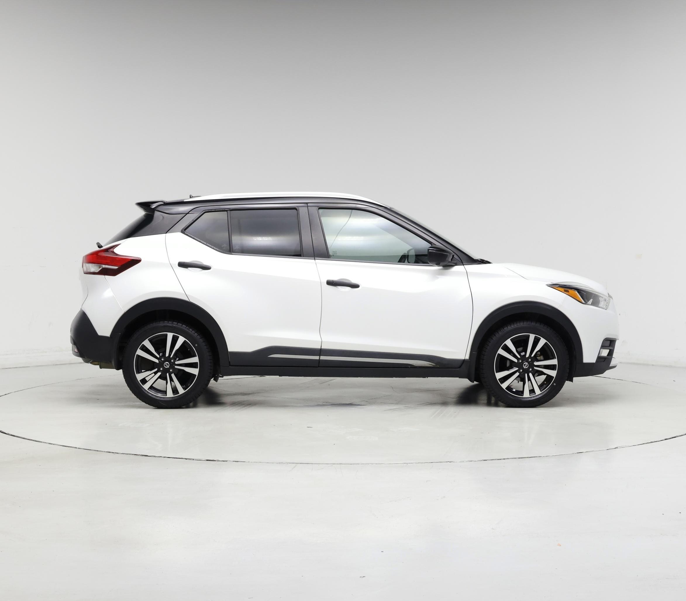 Thumbnail: 2019 Nissan Kicks - 7
