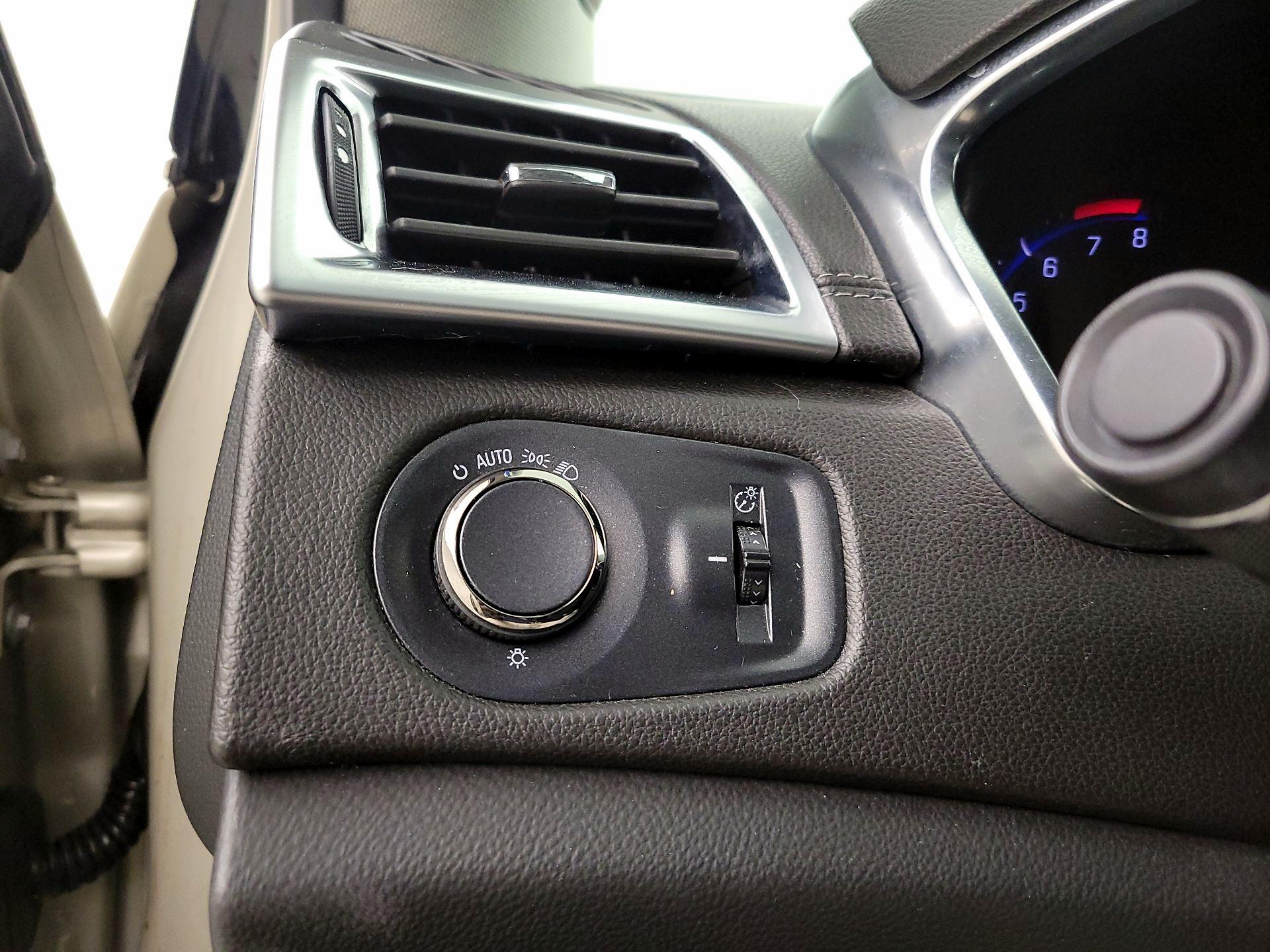 Thumbnail: 2015 Cadillac SRX - 13