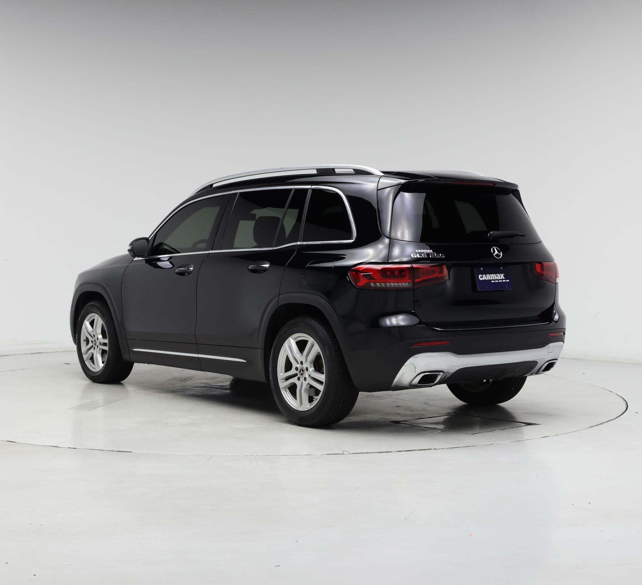Thumbnail: 2020 Mercedes-Benz GLB - 2