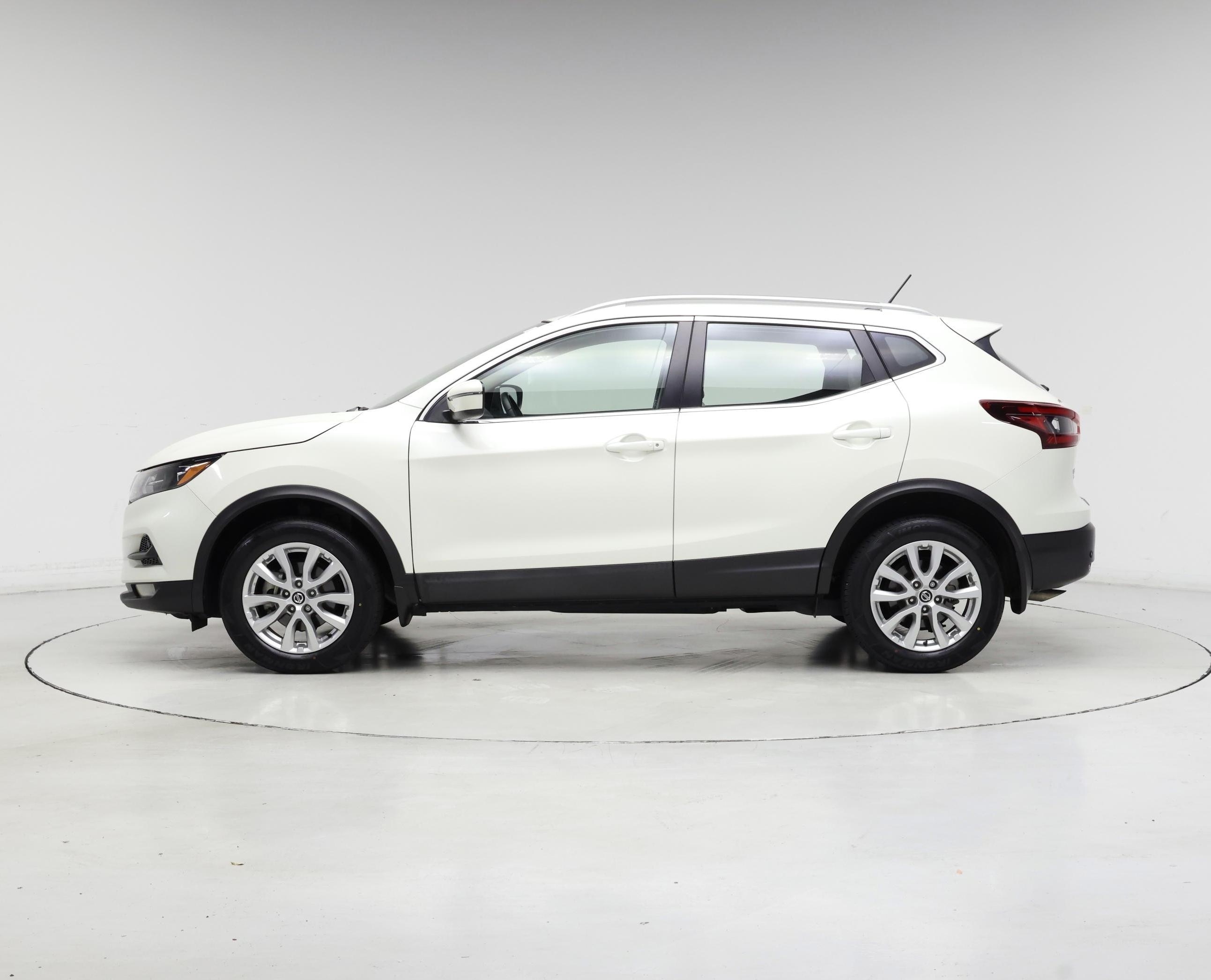 Thumbnail: 2021 Nissan Rogue Sport - 3
