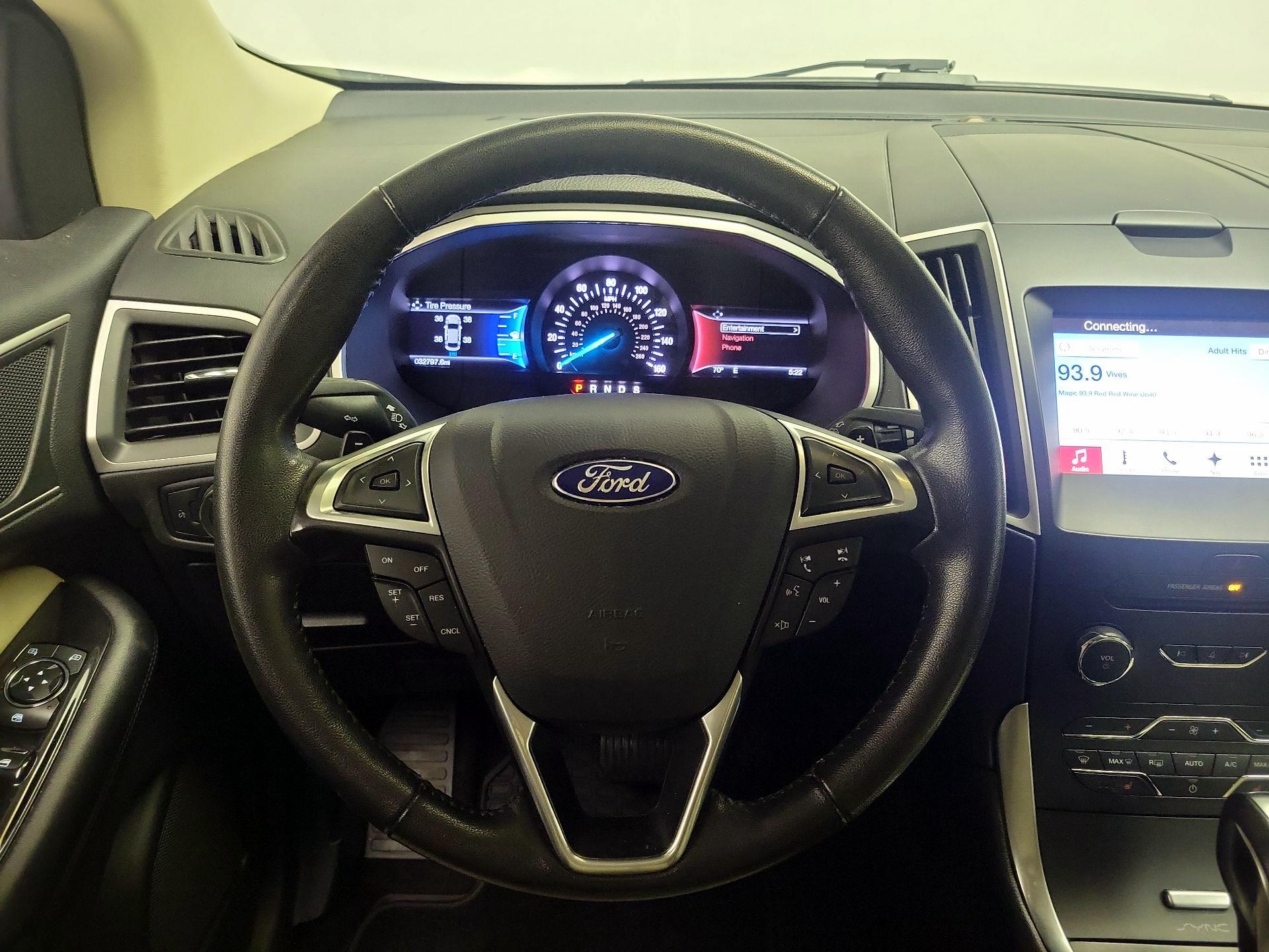 Thumbnail: 2016 Ford Edge - 10
