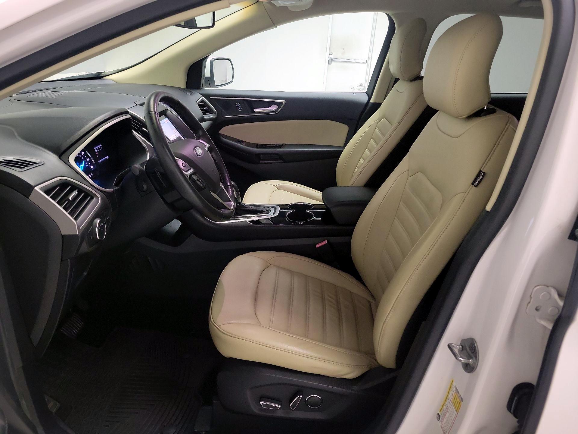 Thumbnail: 2016 Ford Edge - 11