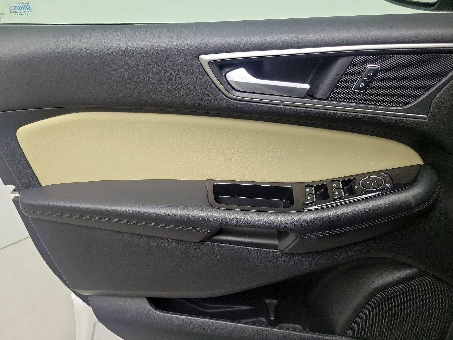 Thumbnail: 2016 Ford Edge - 12