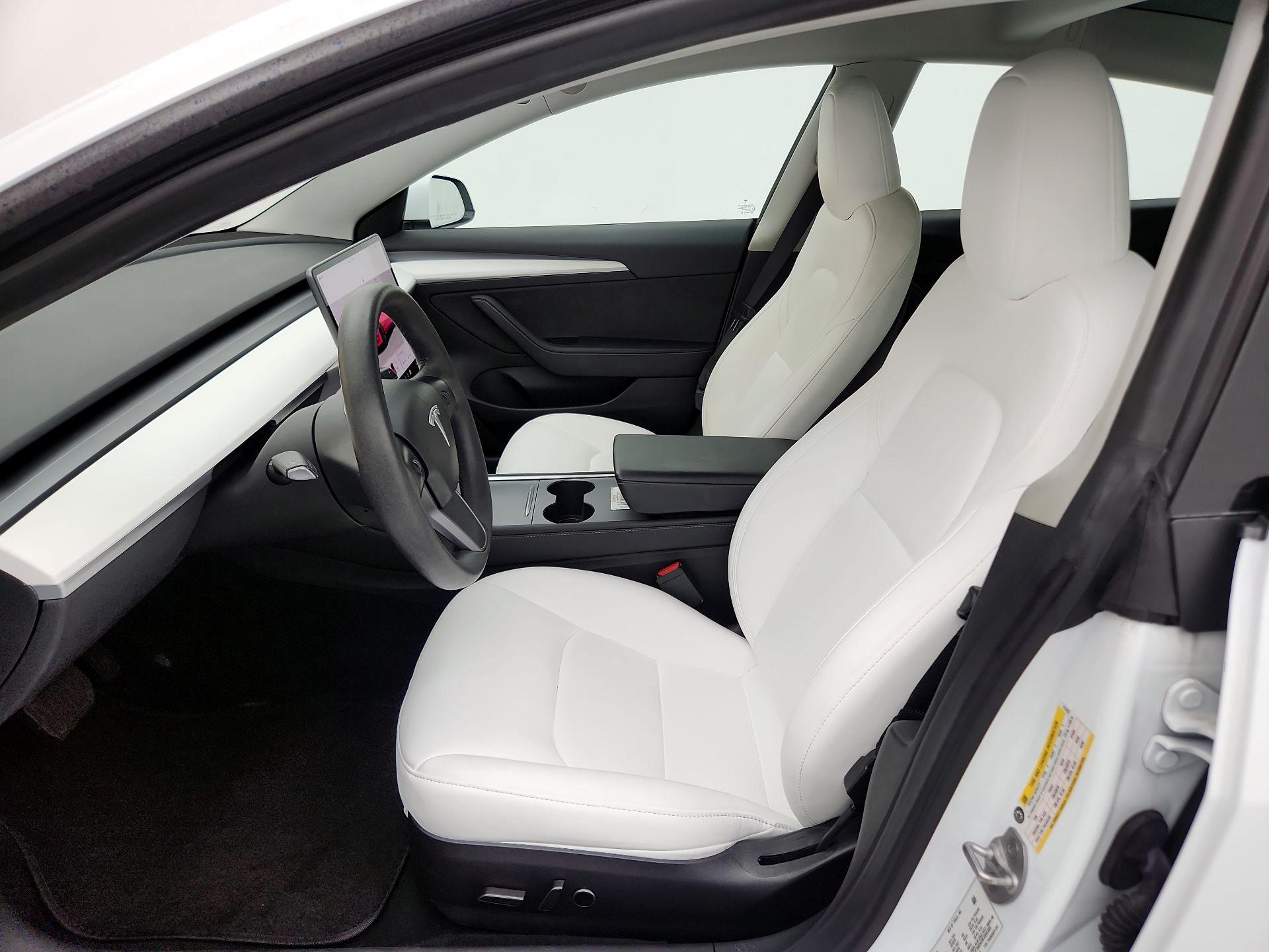 Thumbnail: 2023 Tesla Model 3 - 11