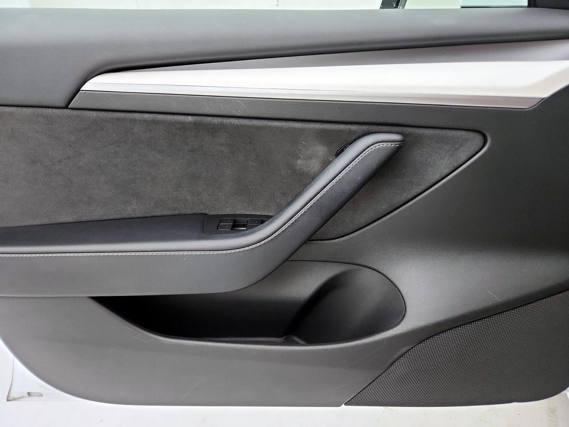 Thumbnail: 2023 Tesla Model 3 - 12