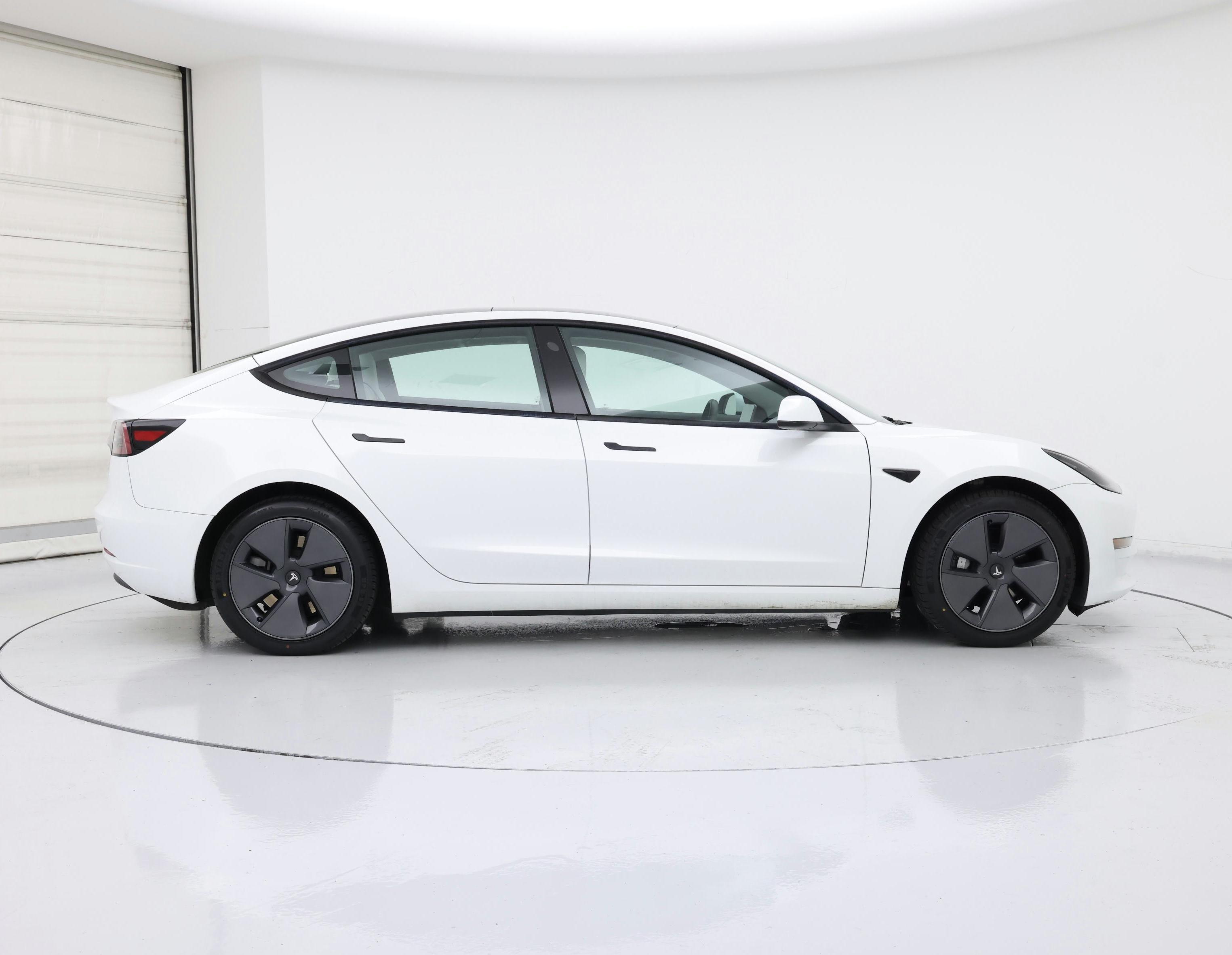 Thumbnail: 2023 Tesla Model 3 - 7