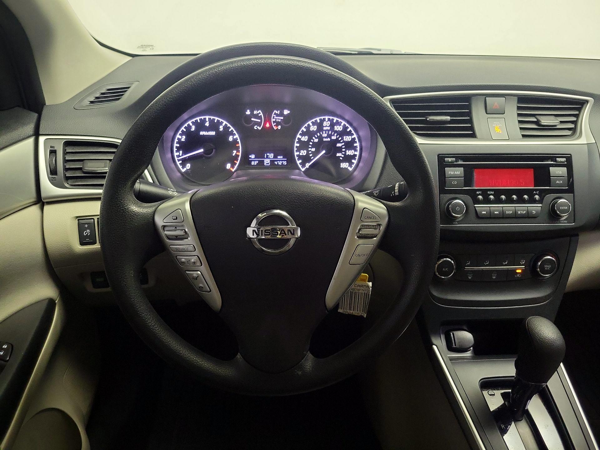 Thumbnail: 2017 Nissan Sentra - 10